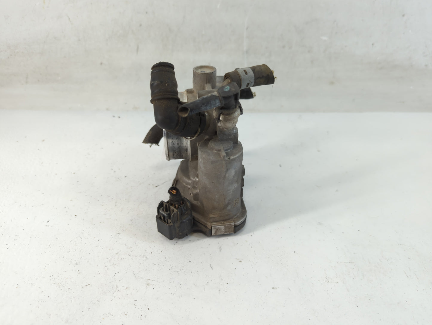 2011-2016 Chevrolet Cruze Throttle Body P/N:0 280 750 562 55 577 375 Fits Fits 2009 2010 2011 2012 2013 2014 2015 2016 2017 