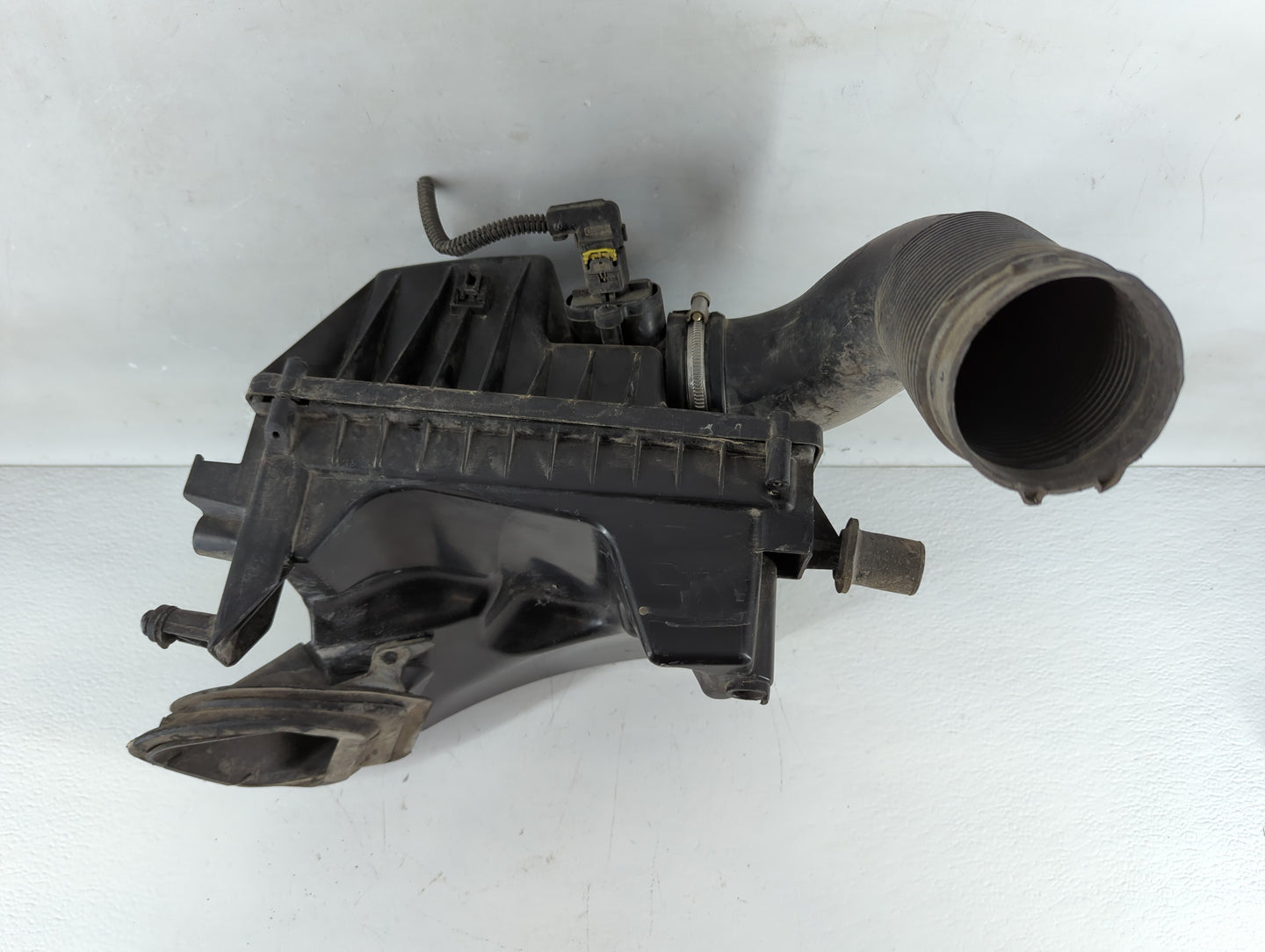 2011-2012 Chevrolet Cruze Air Cleaner Intake-duct Hose Tube - Oemusedautoparts1.com