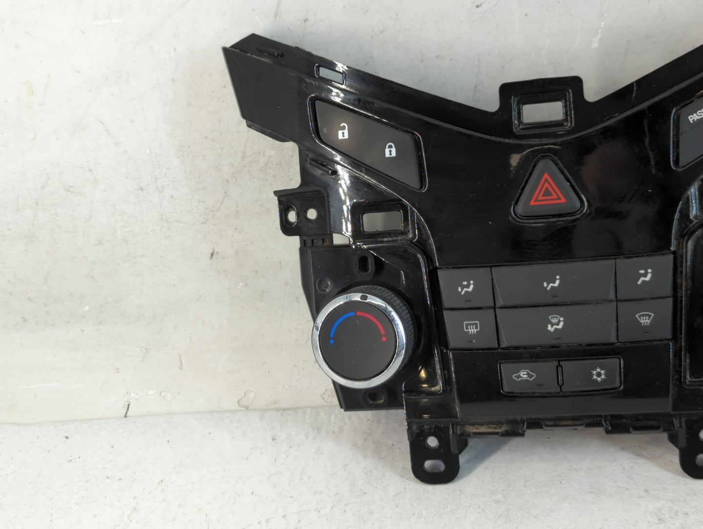 2011-2012 Chevrolet Cruze Climate Control Module Temperature AC/Heater Replacement P/N:95017054 Fits Fits 2011 2012 OEM Used