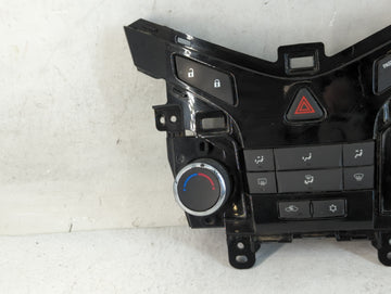 2011-2012 Chevrolet Cruze Climate Control Module Temperature AC/Heater Replacement P/N:95017054 Fits Fits 2011 2012 OEM Used Auto Parts