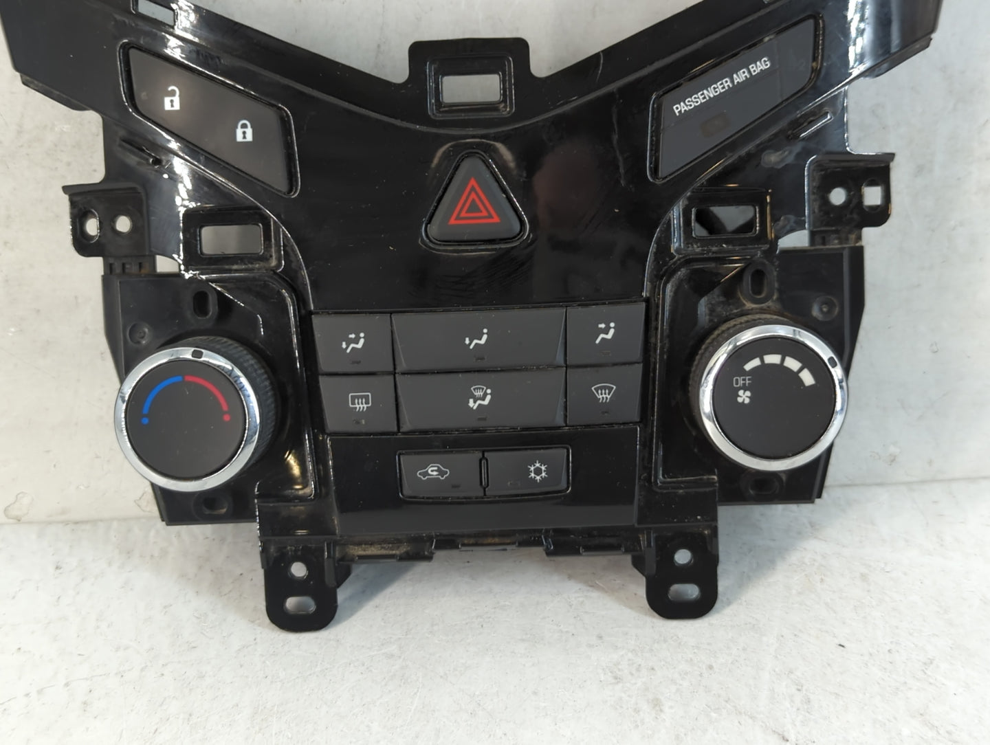 2011-2012 Chevrolet Cruze Climate Control Module Temperature AC/Heater Replacement P/N:95017054 Fits Fits 2011 2012 OEM Used