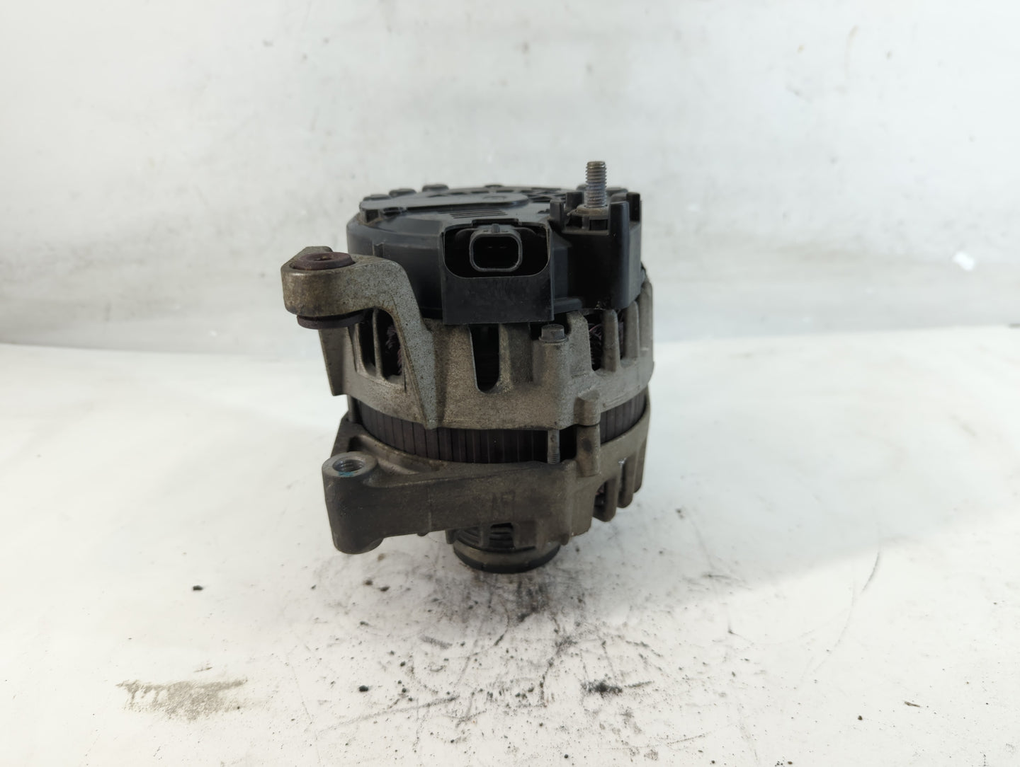 2012-2016 Chevrolet Cruze Alternator Replacement Generator Charging Assembly Engine OEM P/N:13588290 Fits OEM Used Auto Part