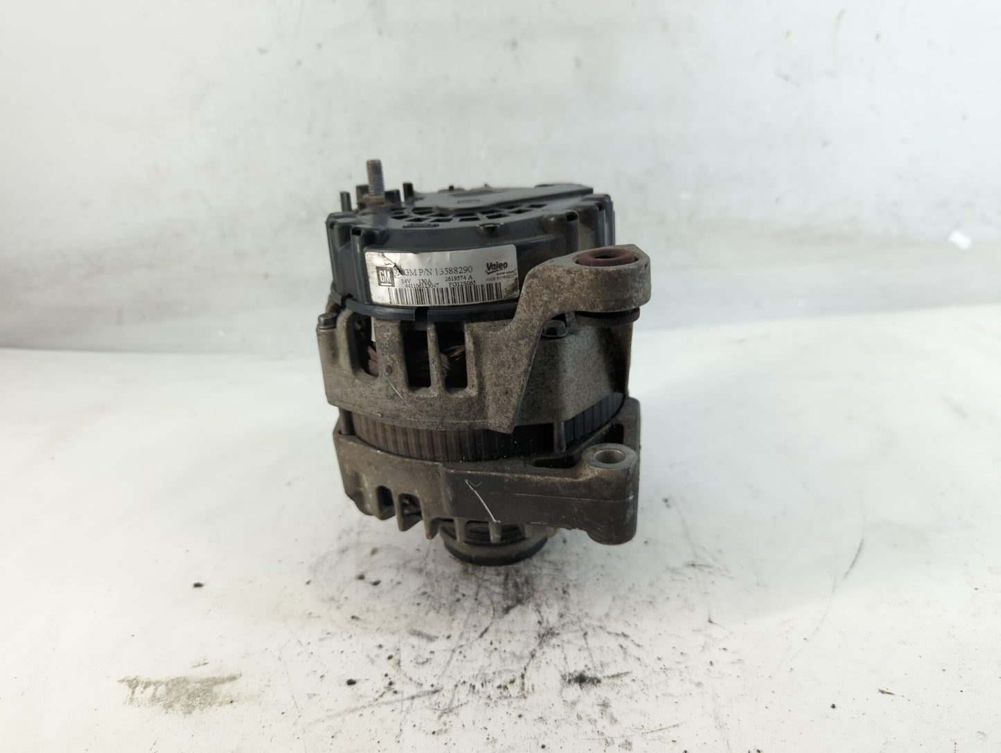 2012-2016 Chevrolet Cruze Alternator Replacement Generator Charging Assembly Engine OEM P/N:13588290 Fits OEM Used Auto Part