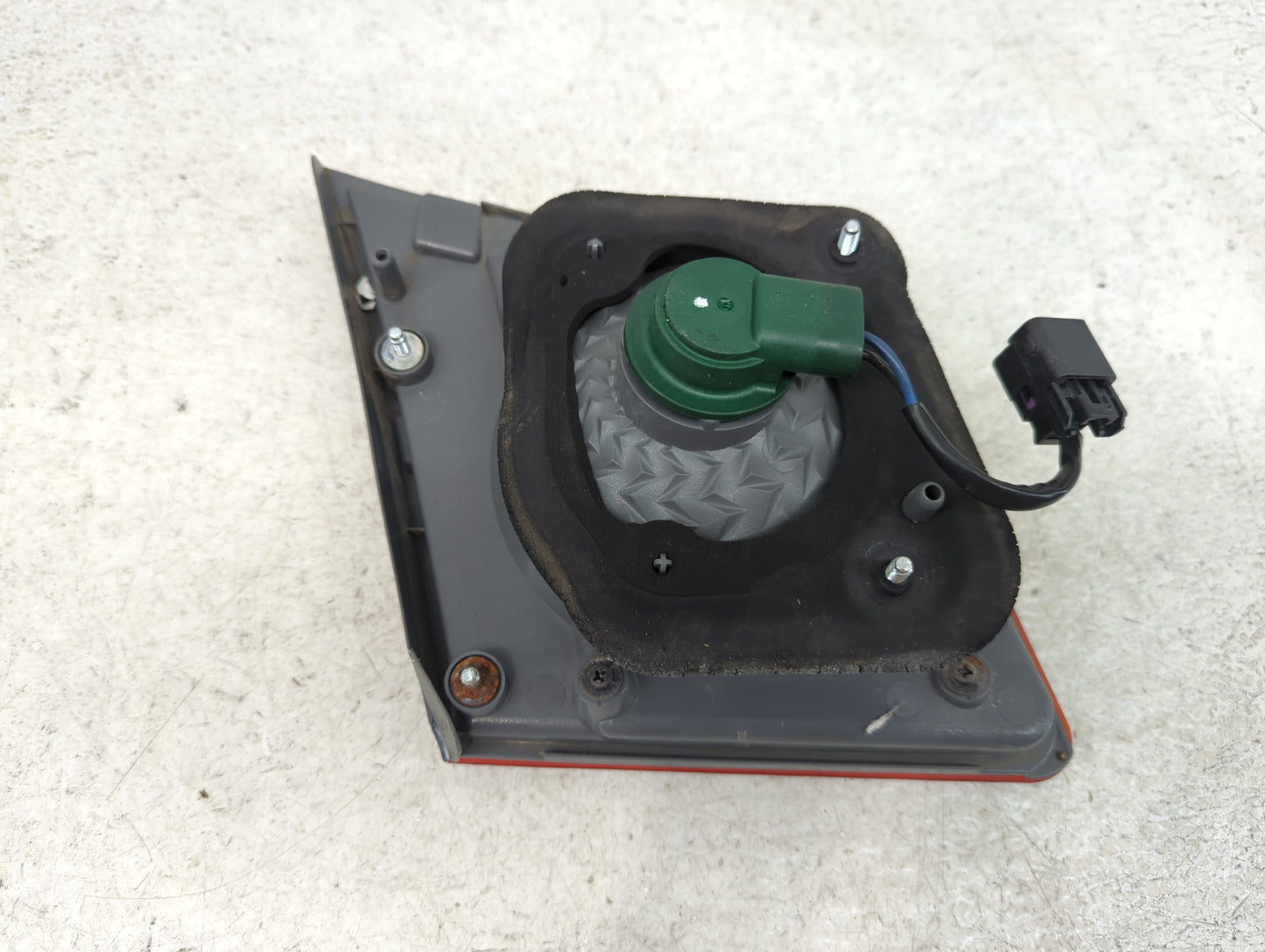 2011 Chevrolet Cruze Passenger Right Side Deck Lid Mounted Tail Light 921517 - Oemusedautoparts1.com