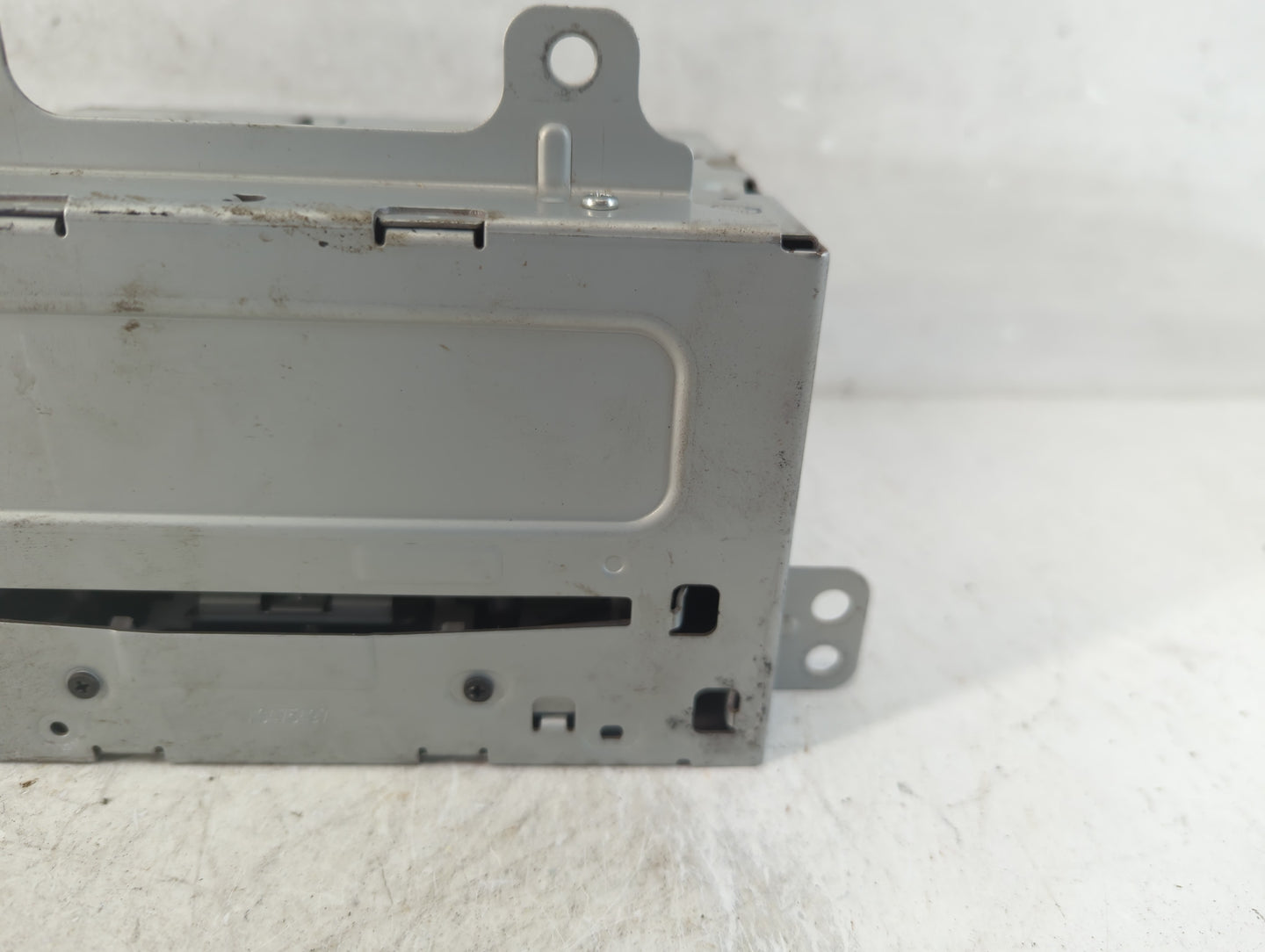 2011-2012 Chevrolet Cruze Radio AM FM Cd Player Receiver Replacement P/N:22870782 Fits Fits 2010 2011 2012 OEM Used Auto Par