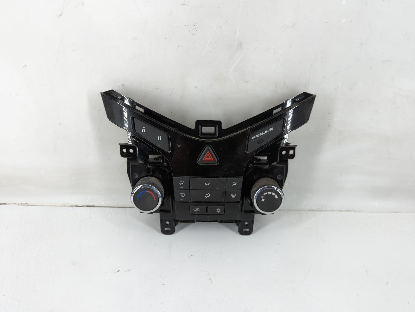 2011-2012 Chevrolet Cruze Climate Control Module Temperature AC/Heater Replacement P/N:95017054 Fits Fits 2011 2012 OEM Used