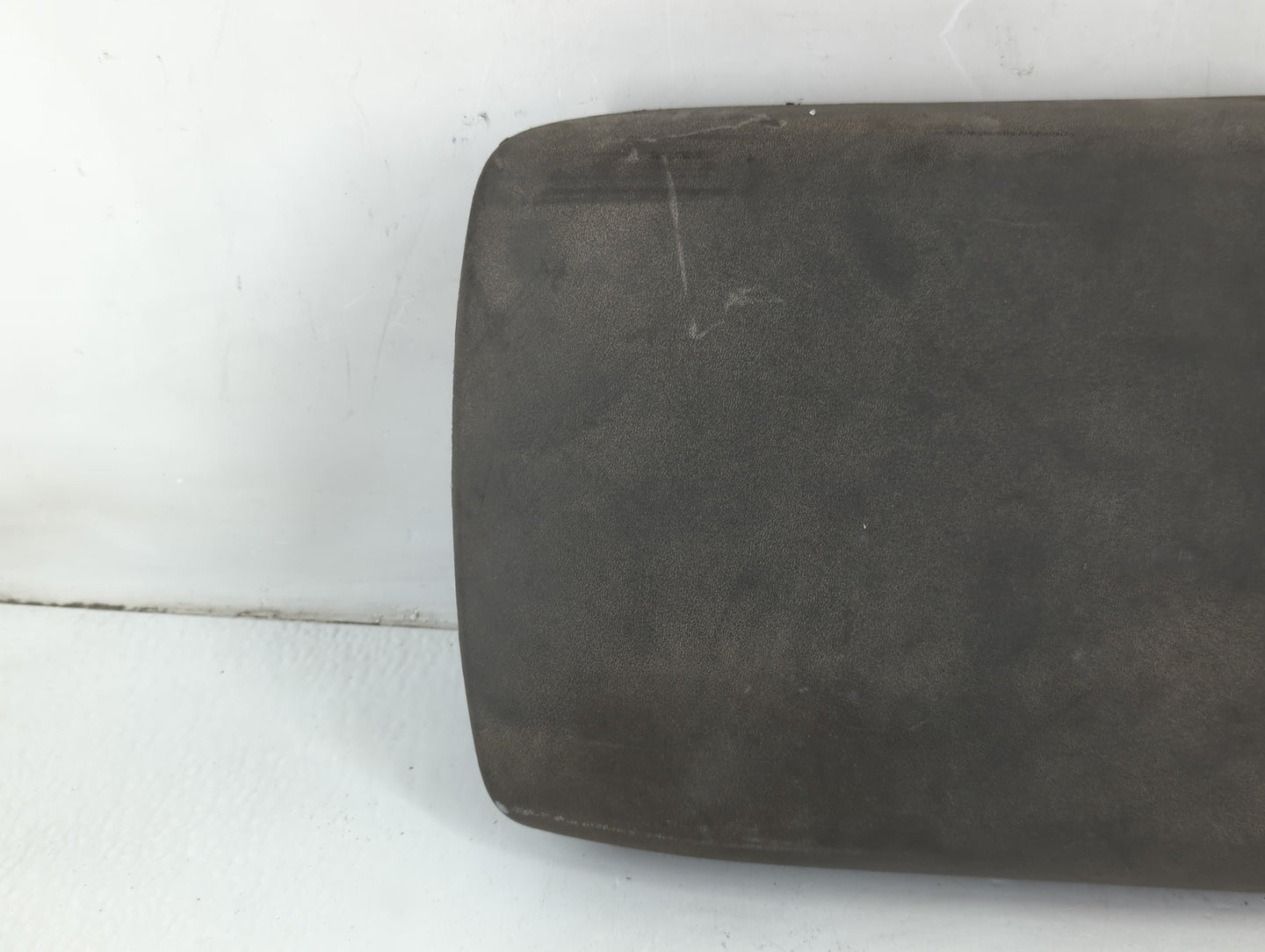 2012-2013 Chevrolet Equinox Center Console Armrest Cover Lid P/N:303 19 Fits Fits 2012 2013 OEM Used Auto Parts - Oemusedaut