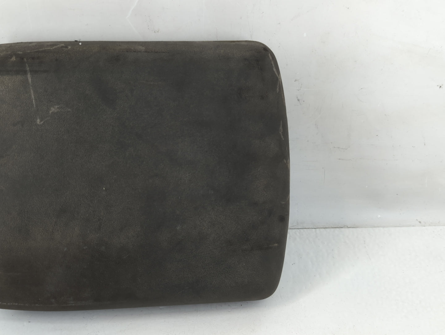 2012-2013 Chevrolet Equinox Center Console Armrest Cover Lid P/N:303 19 Fits Fits 2012 2013 OEM Used Auto Parts - Oemusedaut