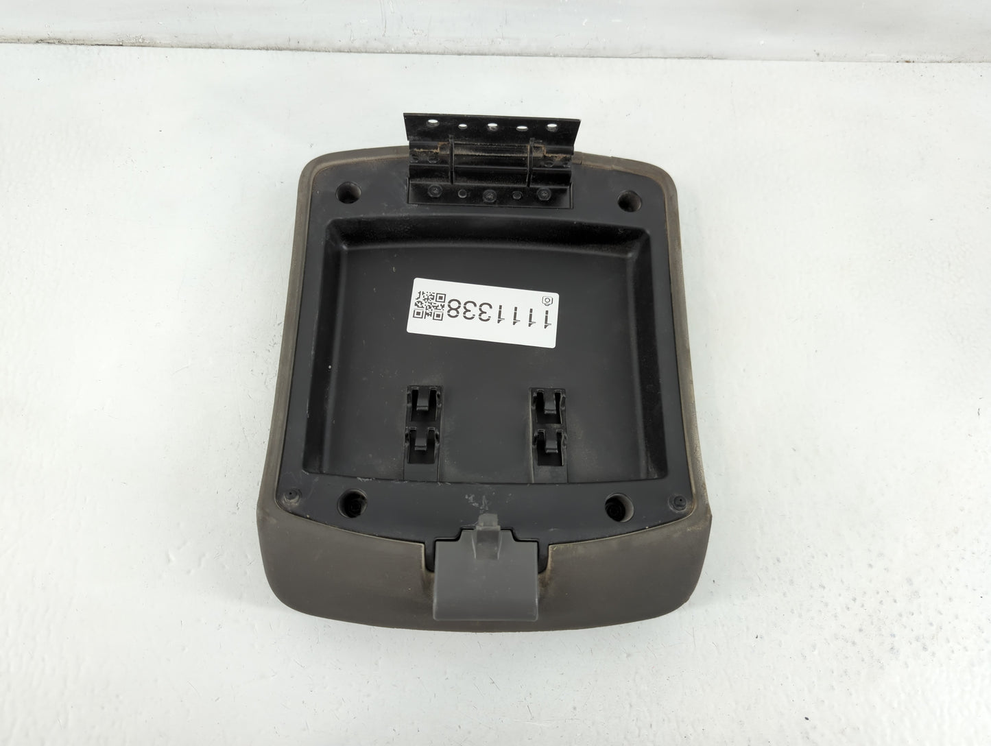 2012-2013 Chevrolet Equinox Center Console Armrest Cover Lid P/N:303 19 Fits Fits 2012 2013 OEM Used Auto Parts - Oemusedaut