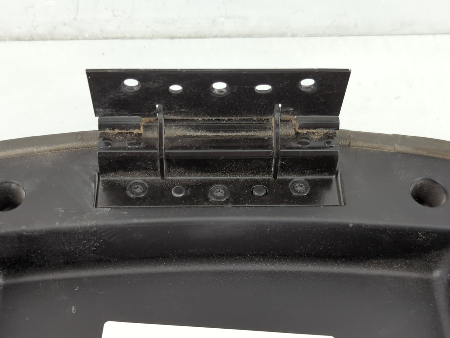 2012-2013 Chevrolet Equinox Center Console Armrest Cover Lid P/N:303 19 Fits Fits 2012 2013 OEM Used Auto Parts - Oemusedaut