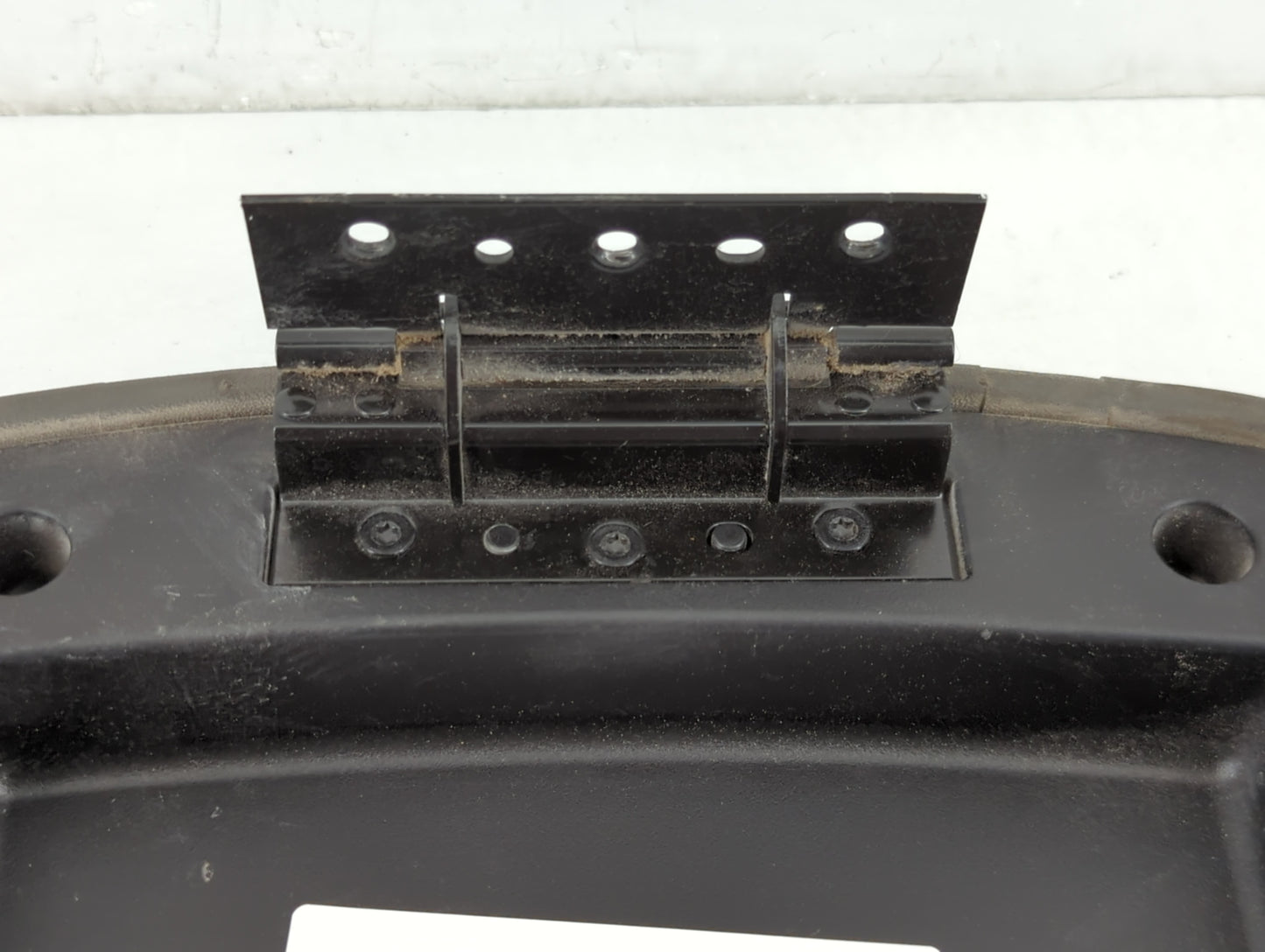 2012-2013 Chevrolet Equinox Center Console Armrest Cover Lid P/N:303 19 Fits Fits 2012 2013 OEM Used Auto Parts - Oemusedaut