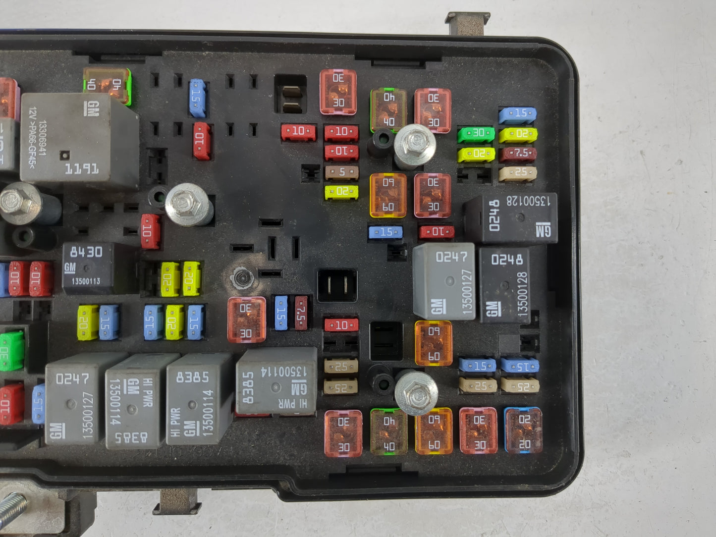 2012 Chevrolet Equinox Fusebox Fuse Box Panel Relay Module P/N:22796250 Fits OEM Used Auto Parts - Oemusedautoparts1.com