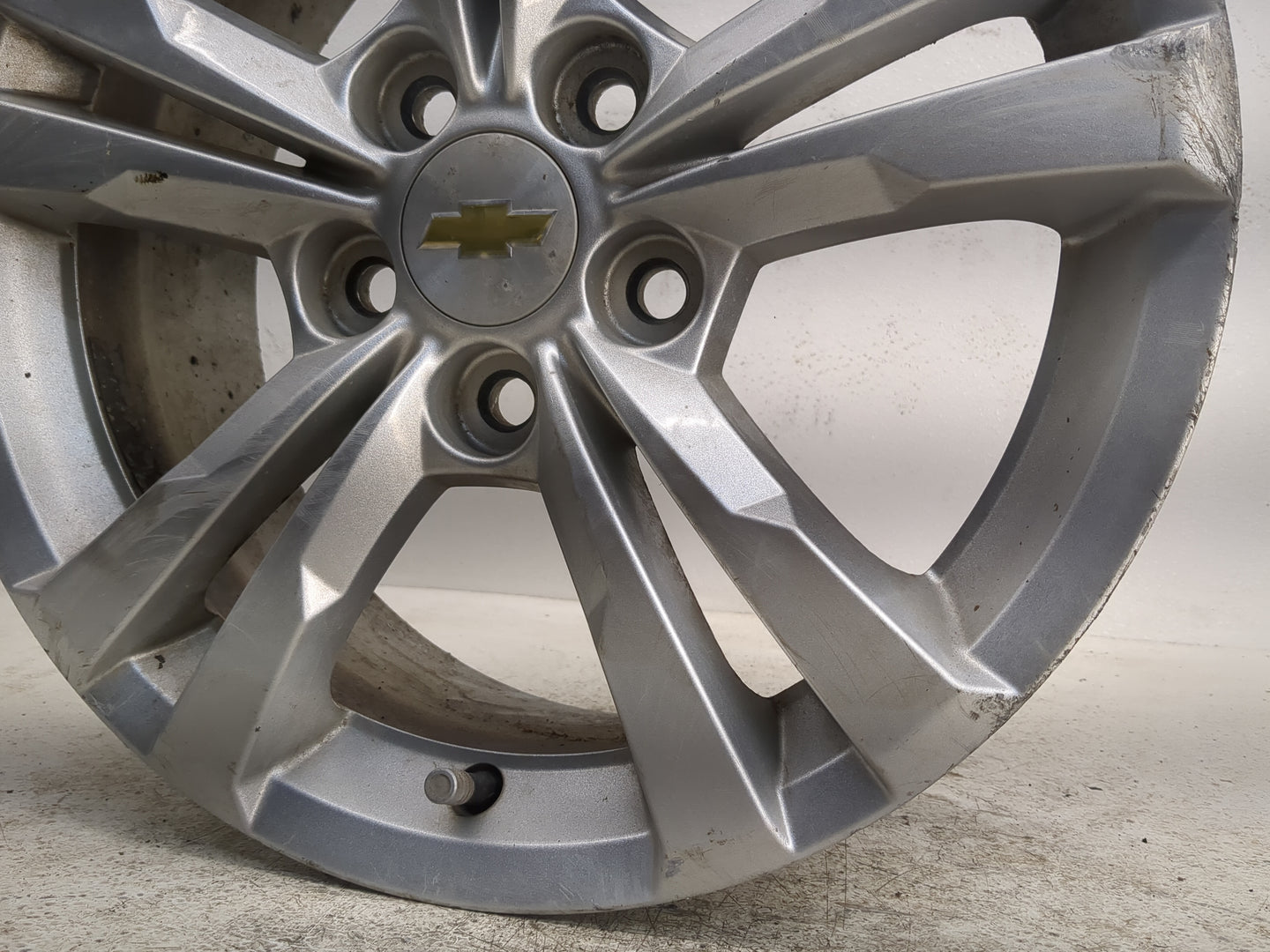 2010-2017 Chevrolet Equinox Oem Wheel Rim 1128713 - Oemusedautoparts1.com