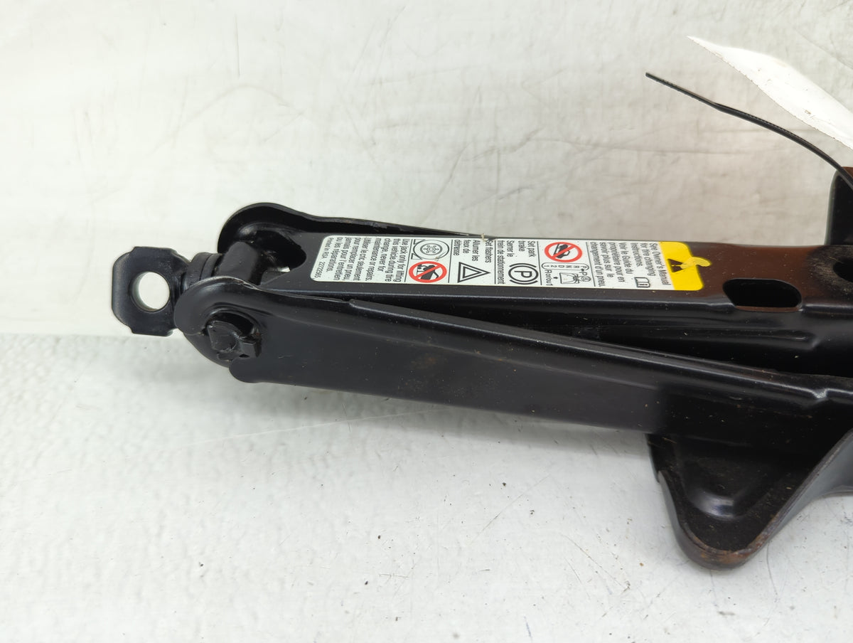 2012 Chevrolet Equinox Spare Scissor Car Jack 1128717 - Oemusedautoparts1.com