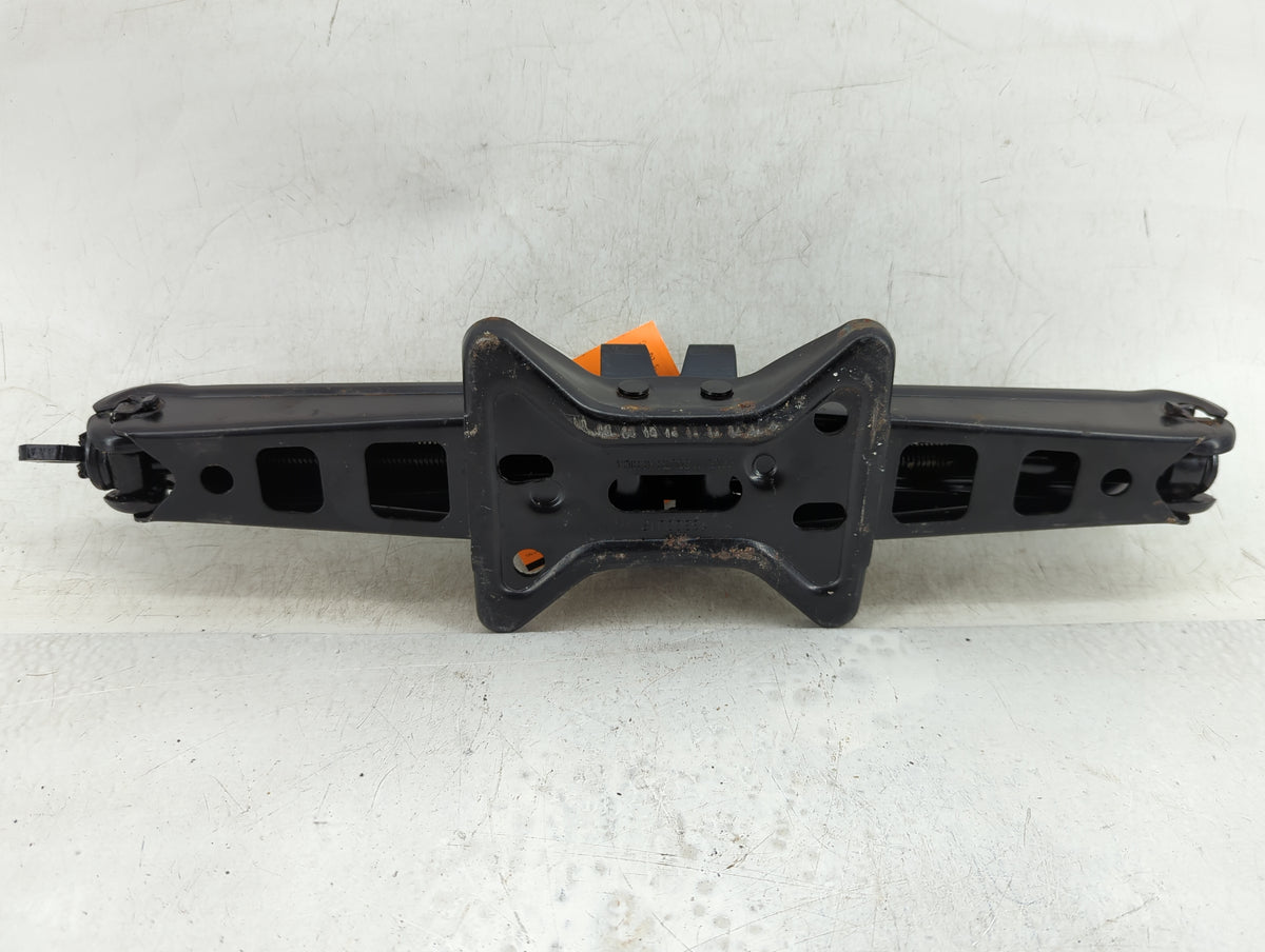 2012 Chevrolet Equinox Spare Scissor Car Jack 1128717 - Oemusedautoparts1.com