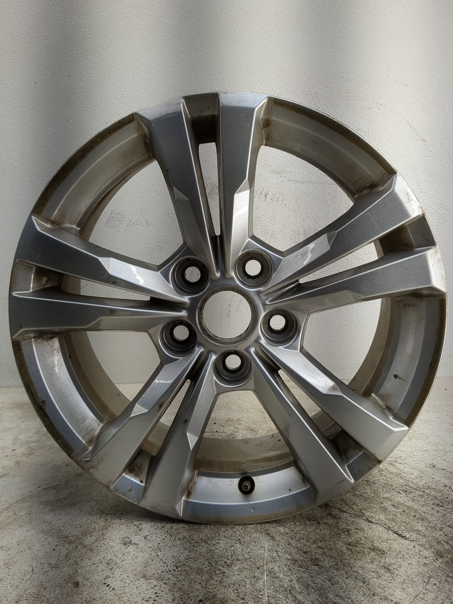 2010-2017 Chevrolet Equinox Oem Wheel Rim 1148885 - Oemusedautoparts1.com