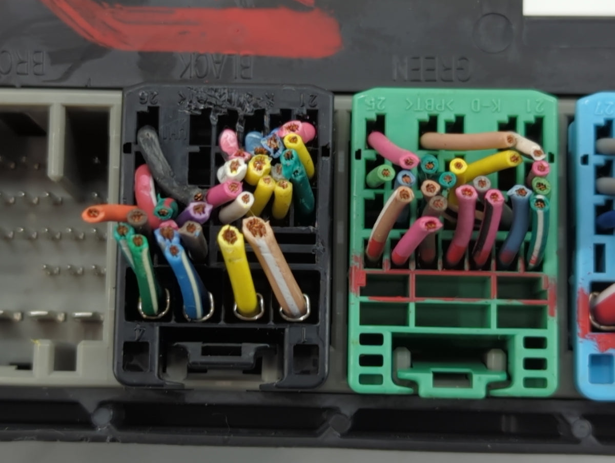 2010-2014 Chevrolet Equinox Body Control Module Bcm Inner Cabin Fuse Box 1151181 - Oemusedautoparts1.com