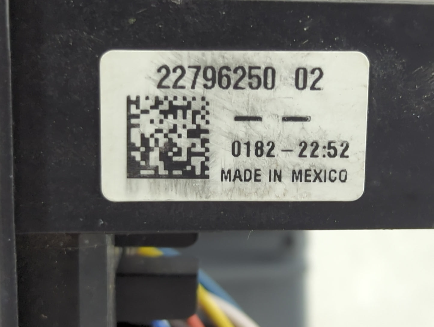 2012 Chevrolet Equinox Fusebox Fuse Box Panel Relay Module Fits OEM Used Auto Parts - Oemusedautoparts1.com
