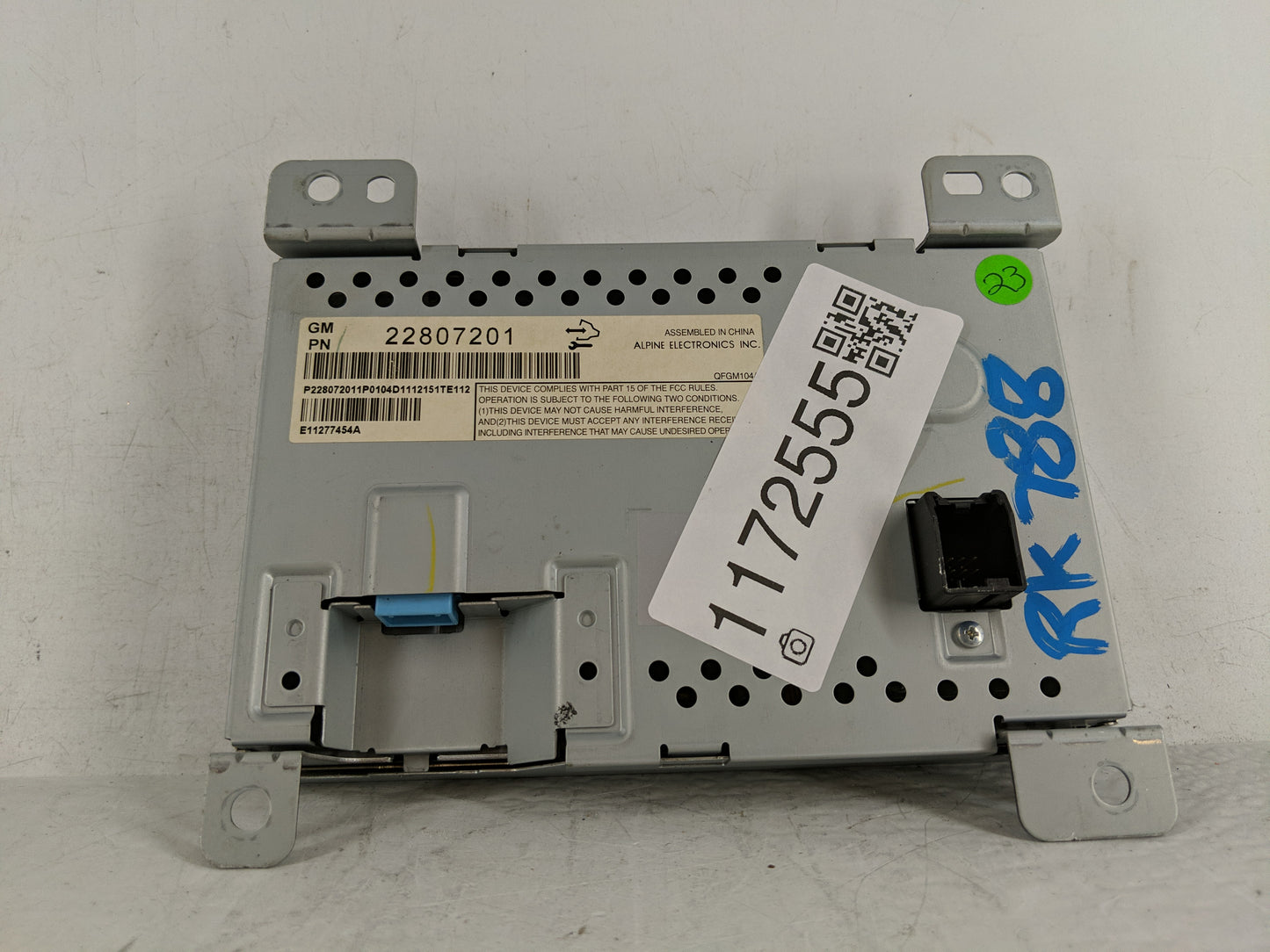 2012 Chevrolet Equinox Radio AM FM Cd Player Receiver Replacement P/N:22807201 Fits OEM Used Auto Parts - Oemusedautoparts1.