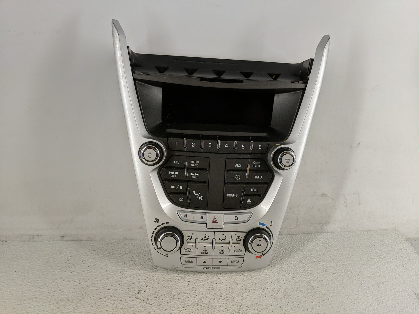 2012-2015 Chevrolet Equinox Radio AM FM Cd Player Receiver Replacement P/N:22810237 Fits Fits 2012 2013 2014 2015 OEM Used A