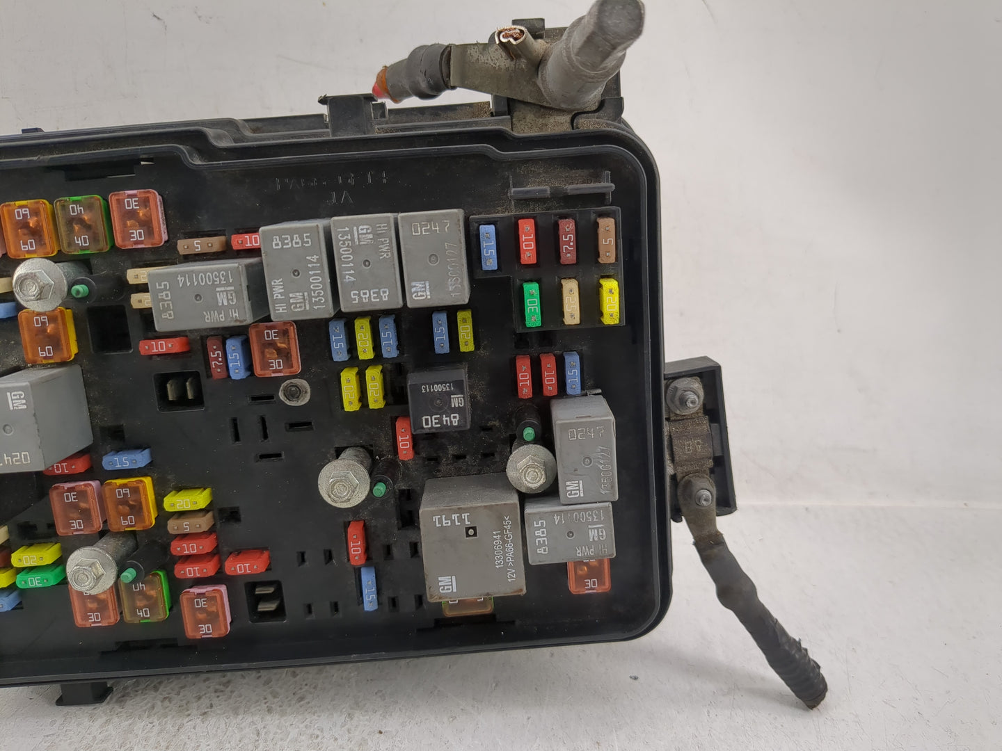 2012 Chevrolet Equinox Fusebox Fuse Box Panel Relay Module P/N:22796250 Fits OEM Used Auto Parts - Oemusedautoparts1.com