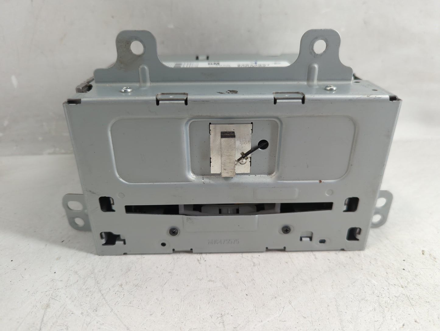 2012 Chevrolet Equinox Radio AM FM Cd Player Receiver Replacement P/N:22924957 Fits OEM Used Auto Parts - Oemusedautoparts1.