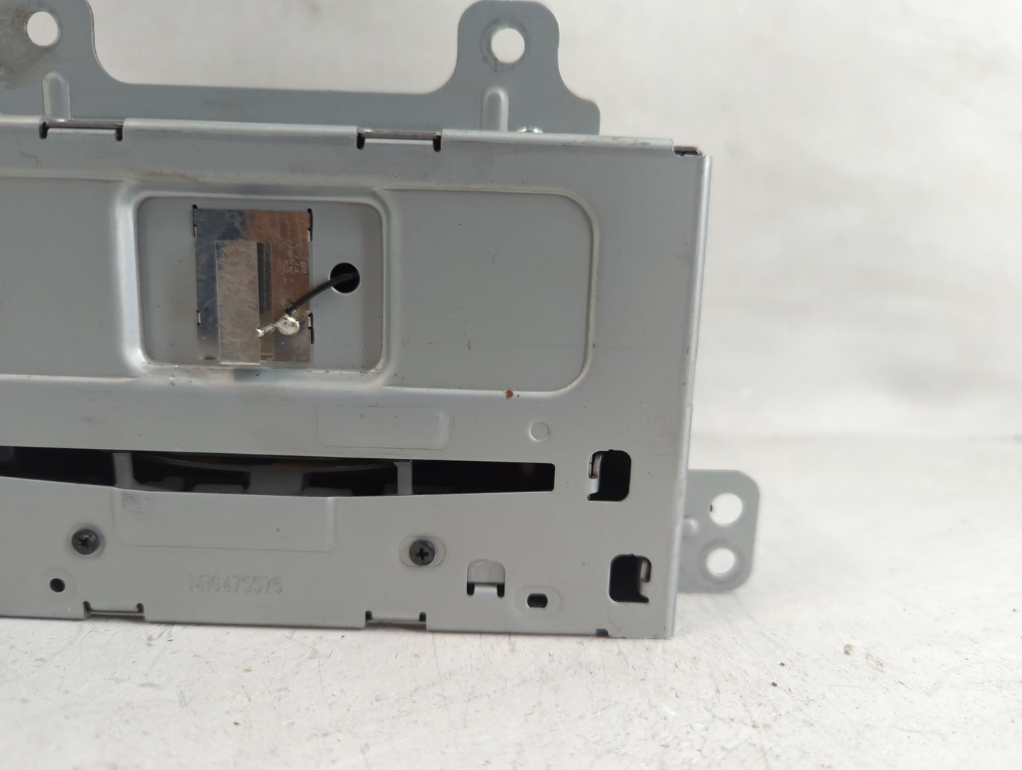 2012 Chevrolet Equinox Radio AM FM Cd Player Receiver Replacement P/N:22924957 Fits OEM Used Auto Parts - Oemusedautoparts1.
