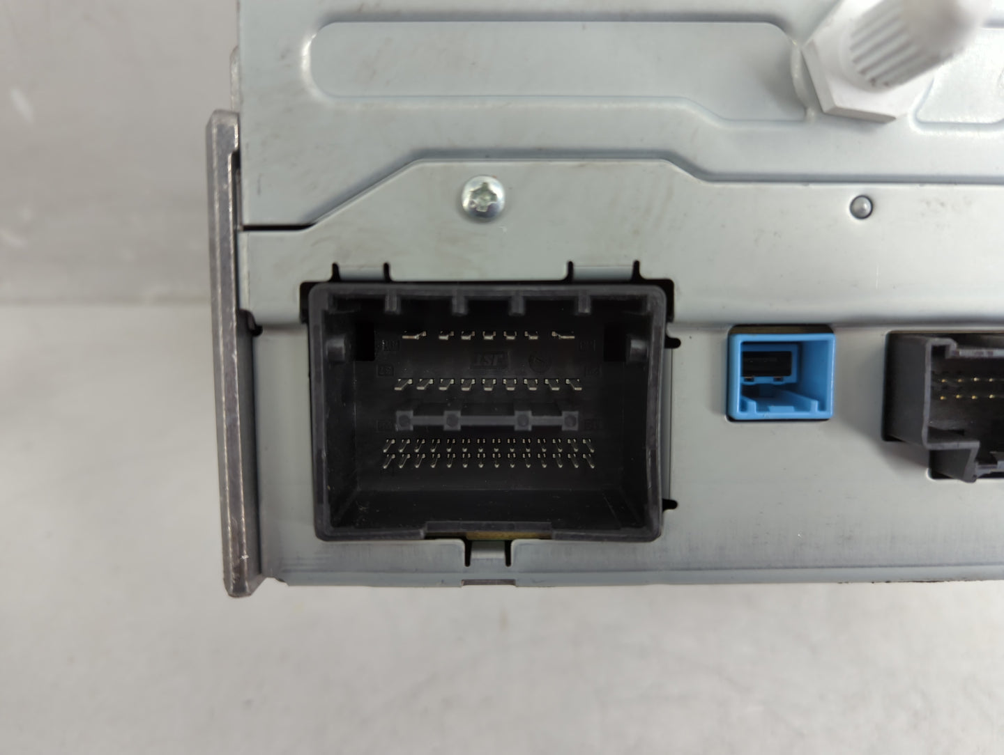 2012 Chevrolet Equinox Radio AM FM Cd Player Receiver Replacement P/N:22924957 Fits OEM Used Auto Parts - Oemusedautoparts1.