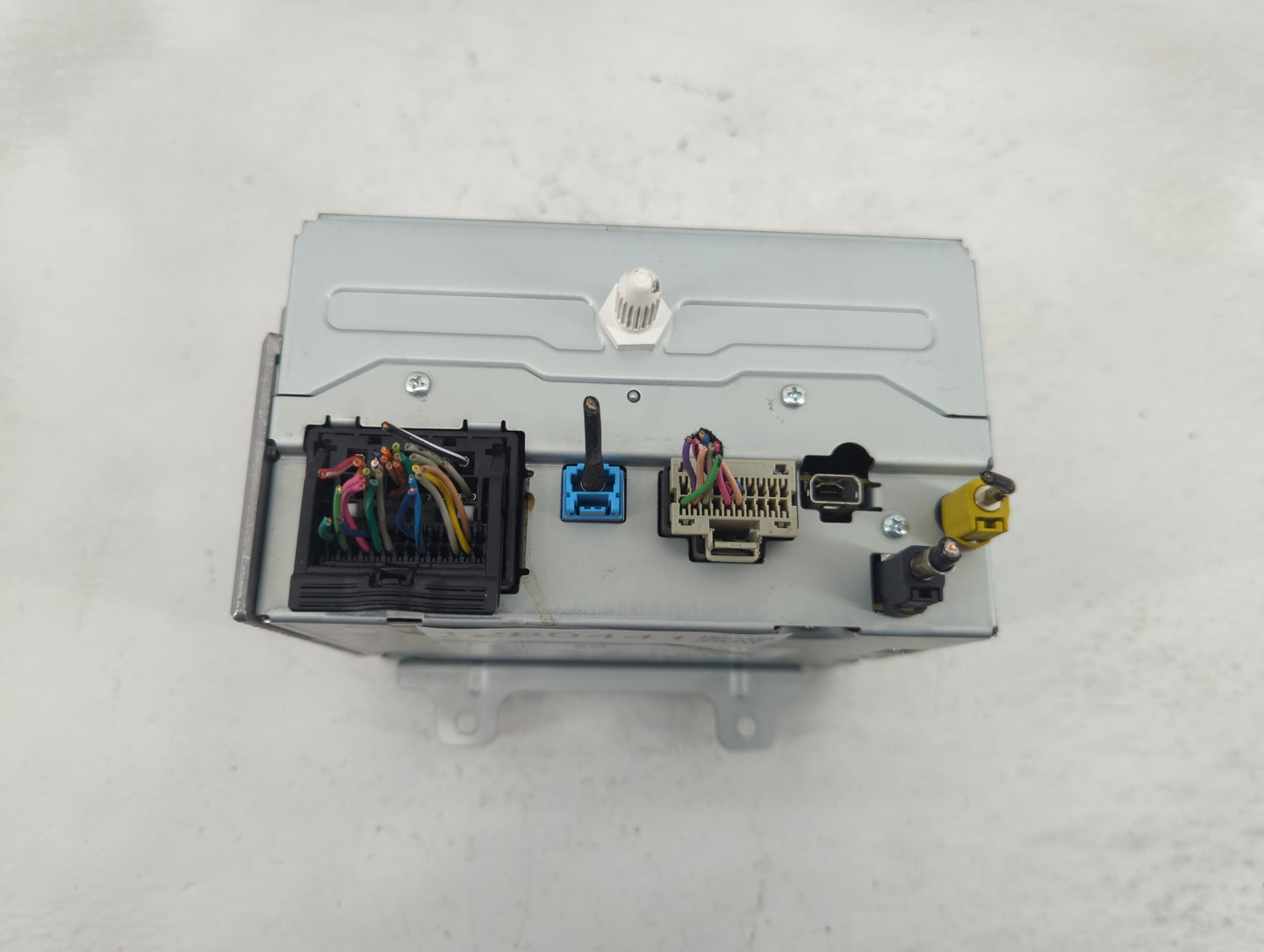 2012 Chevrolet Equinox Radio AM FM Cd Player Receiver Replacement P/N:22869279 Fits OEM Used Auto Parts - Oemusedautoparts1.