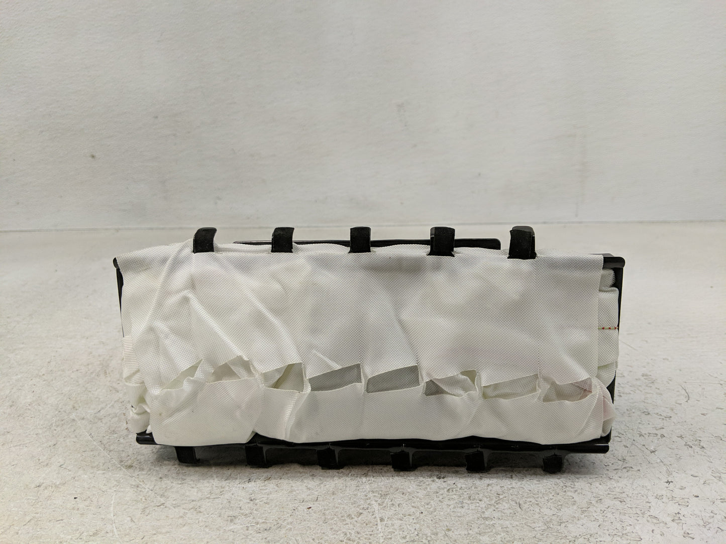 2011-2012 Chevrolet Equinox Air Bag Passenger Right Dashboard OEM P/N:22761210 Fits Fits 2011 2012 OEM Used Auto Parts - Oem