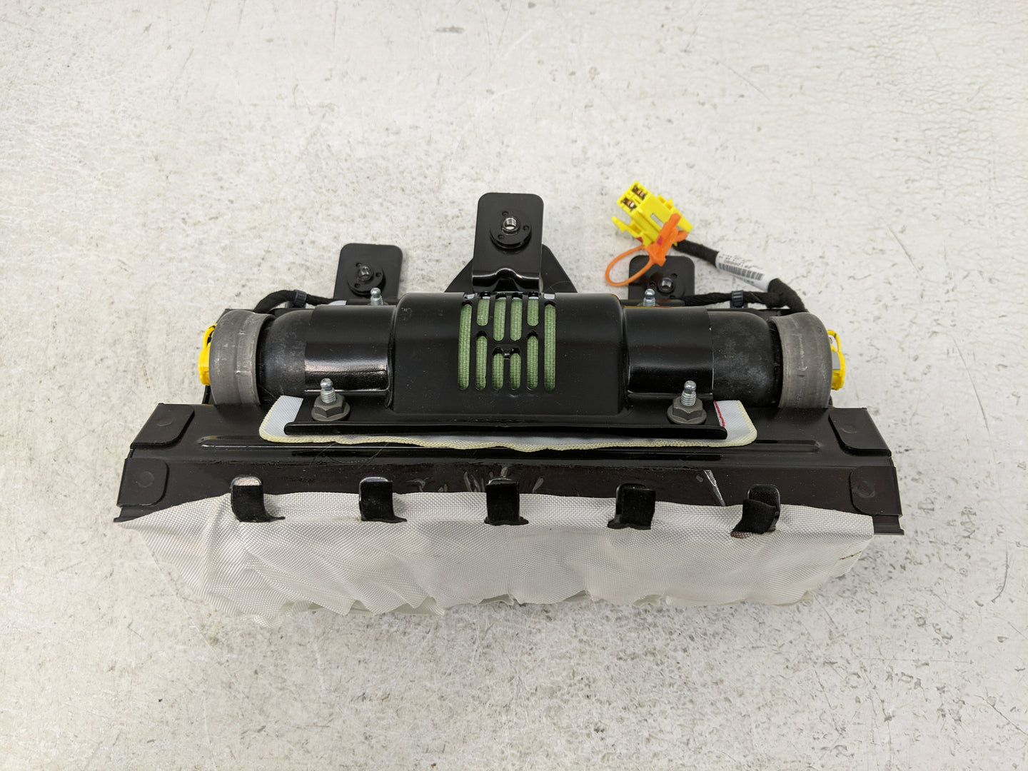 2011-2012 Chevrolet Equinox Air Bag Passenger Right Dashboard OEM P/N:22761210 Fits Fits 2011 2012 OEM Used Auto Parts - Oem