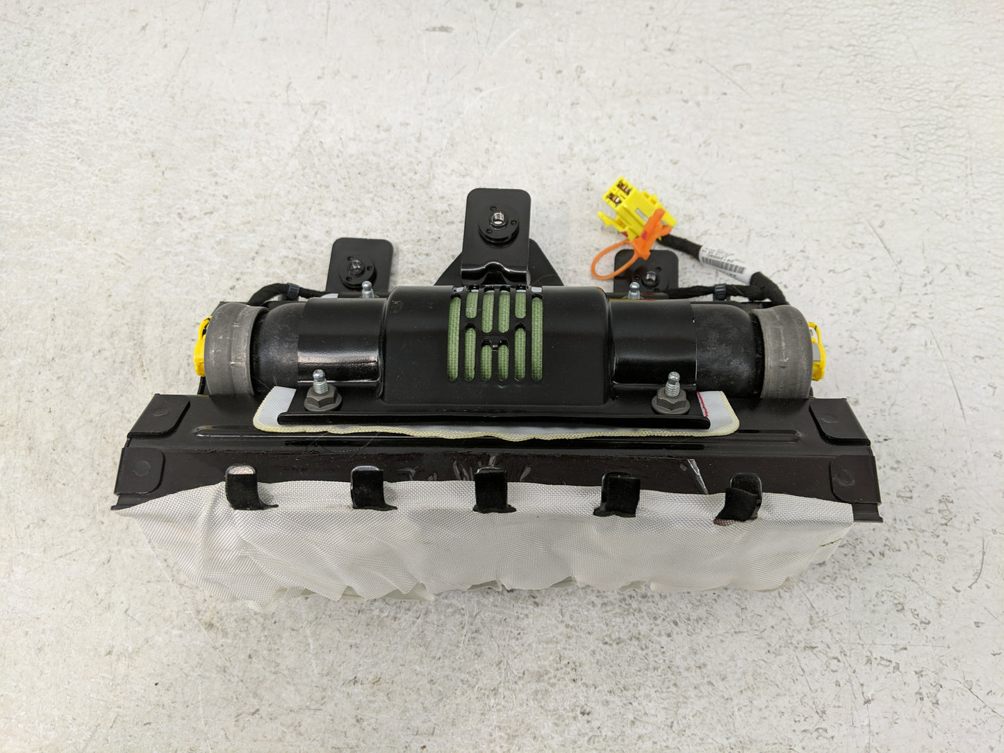2011-2012 Chevrolet Equinox Air Bag Passenger Right Dashboard OEM P/N:22761210 Fits Fits 2011 2012 OEM Used Auto Parts - Oem