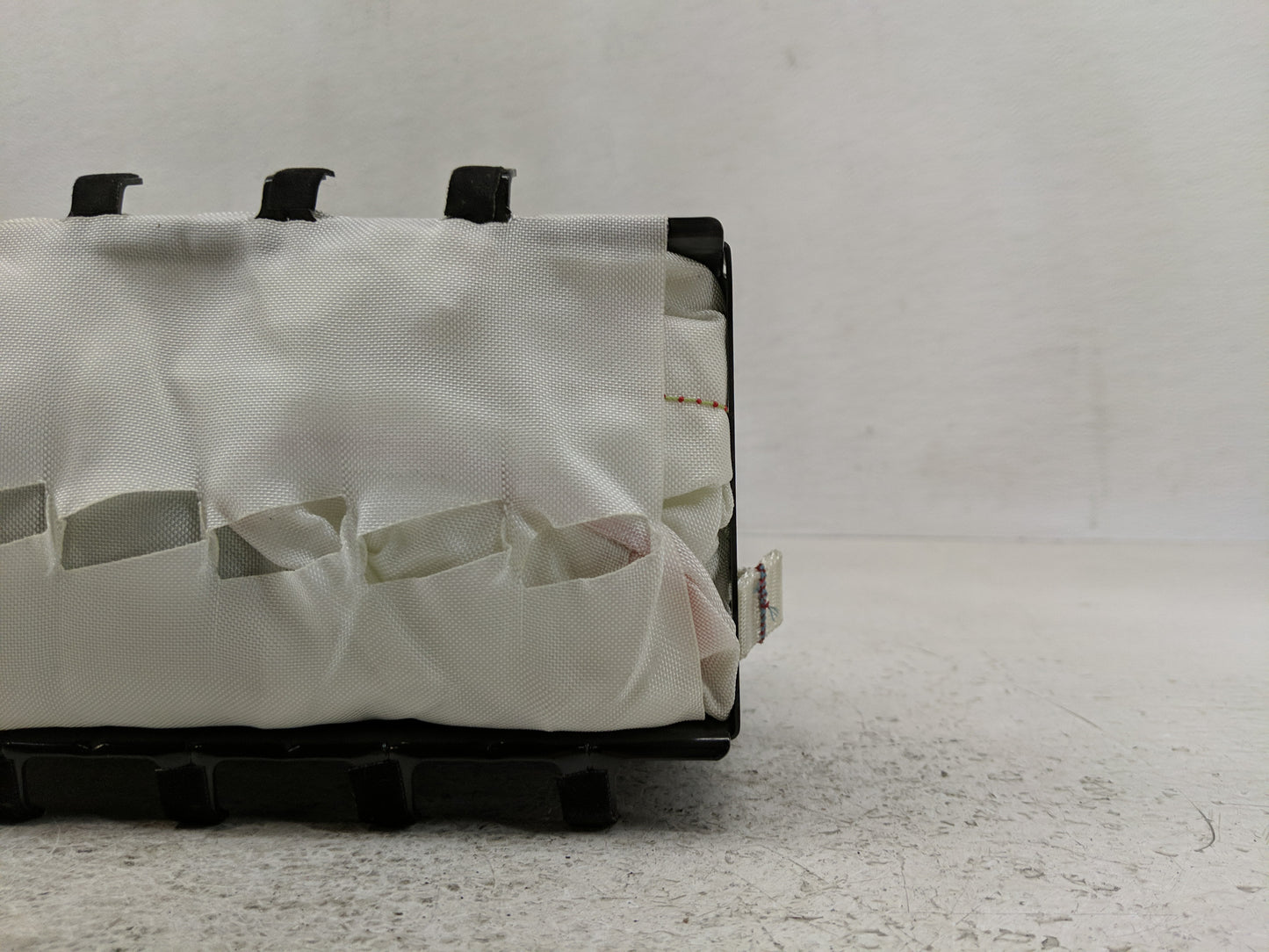 2011-2012 Chevrolet Equinox Air Bag Passenger Right Dashboard OEM P/N:22761210 Fits Fits 2011 2012 OEM Used Auto Parts - Oem