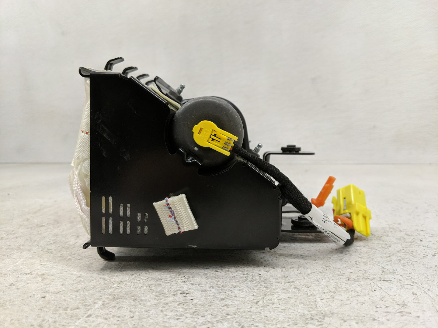 2011-2012 Chevrolet Equinox Air Bag Passenger Right Dashboard OEM P/N:22761210 Fits Fits 2011 2012 OEM Used Auto Parts - Oem