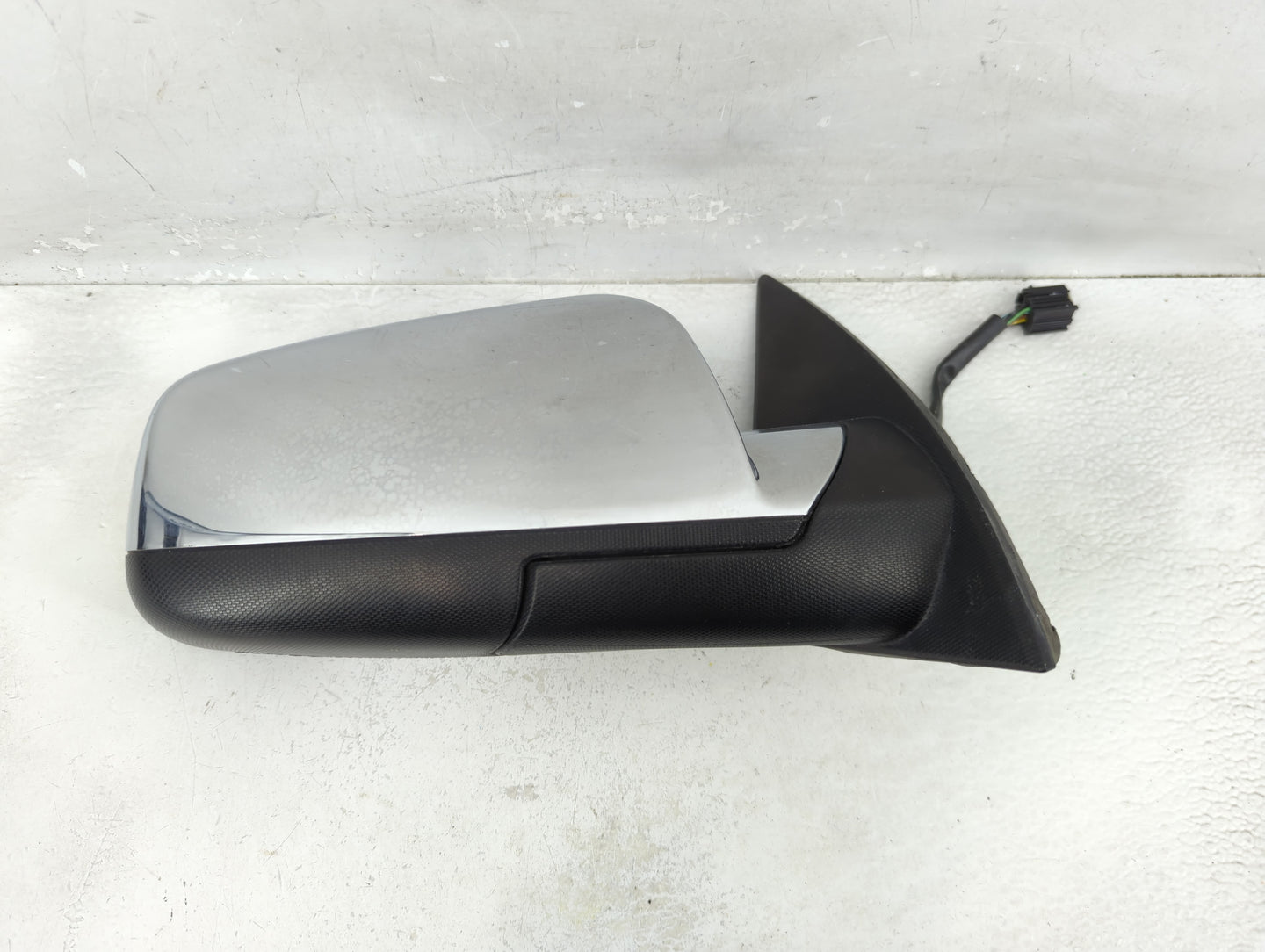 2011-2013 Chevrolet Equinox Passenger Side View Mirror - Right Door Mirror OEM Used - Oemusedautoparts1.com