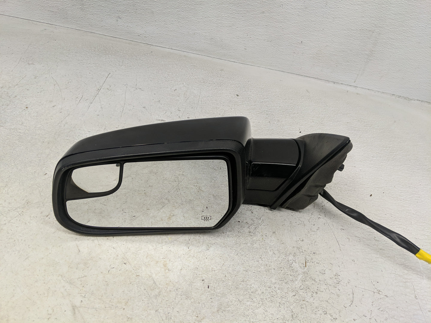 2011-2014 Chevrolet Equinox Driver Side View Mirror - Left Door Mirror OEM Used - Oemusedautoparts1.com