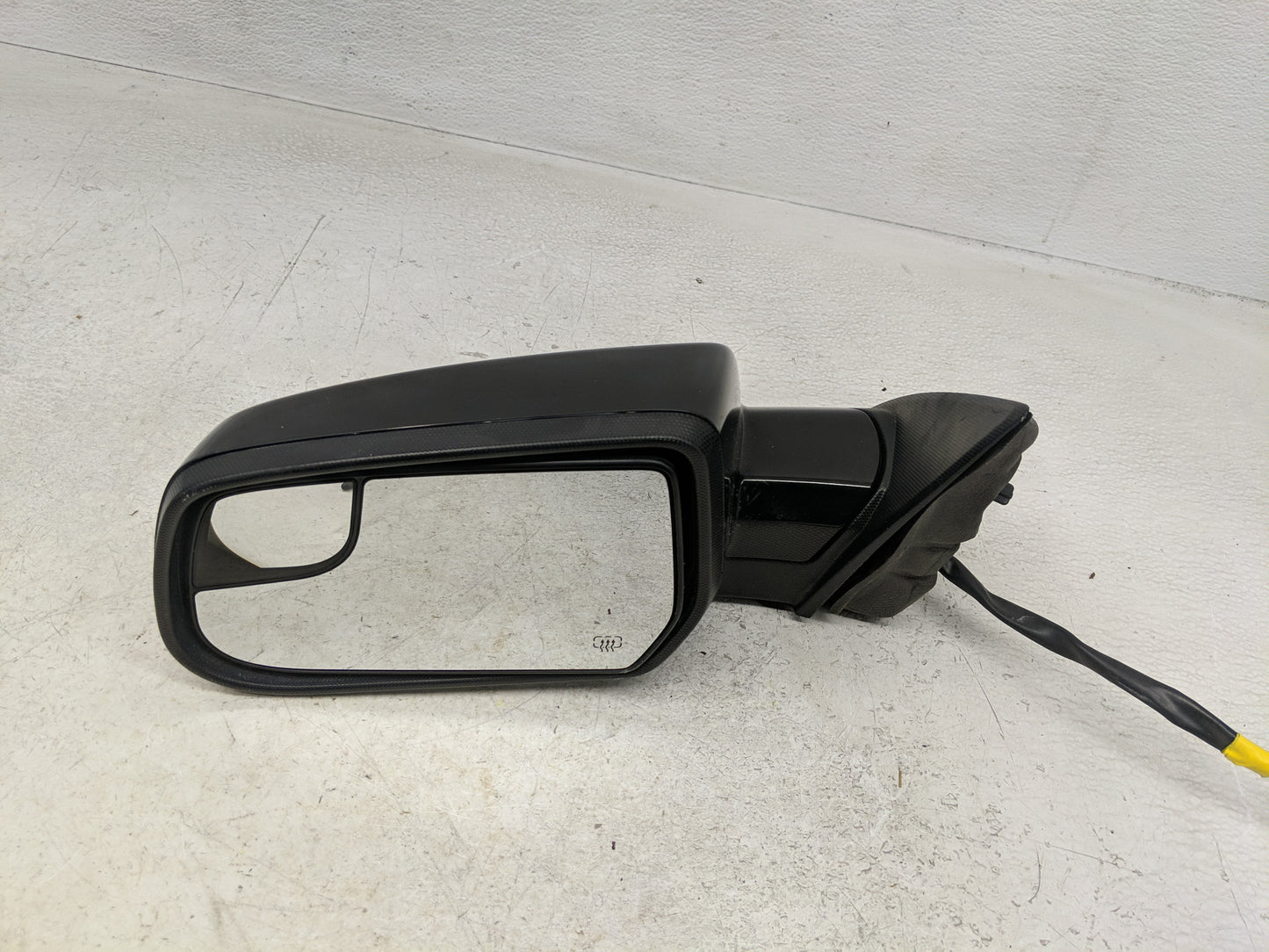 2011-2014 Chevrolet Equinox Driver Side View Mirror - Left Door Mirror OEM Used - Oemusedautoparts1.com