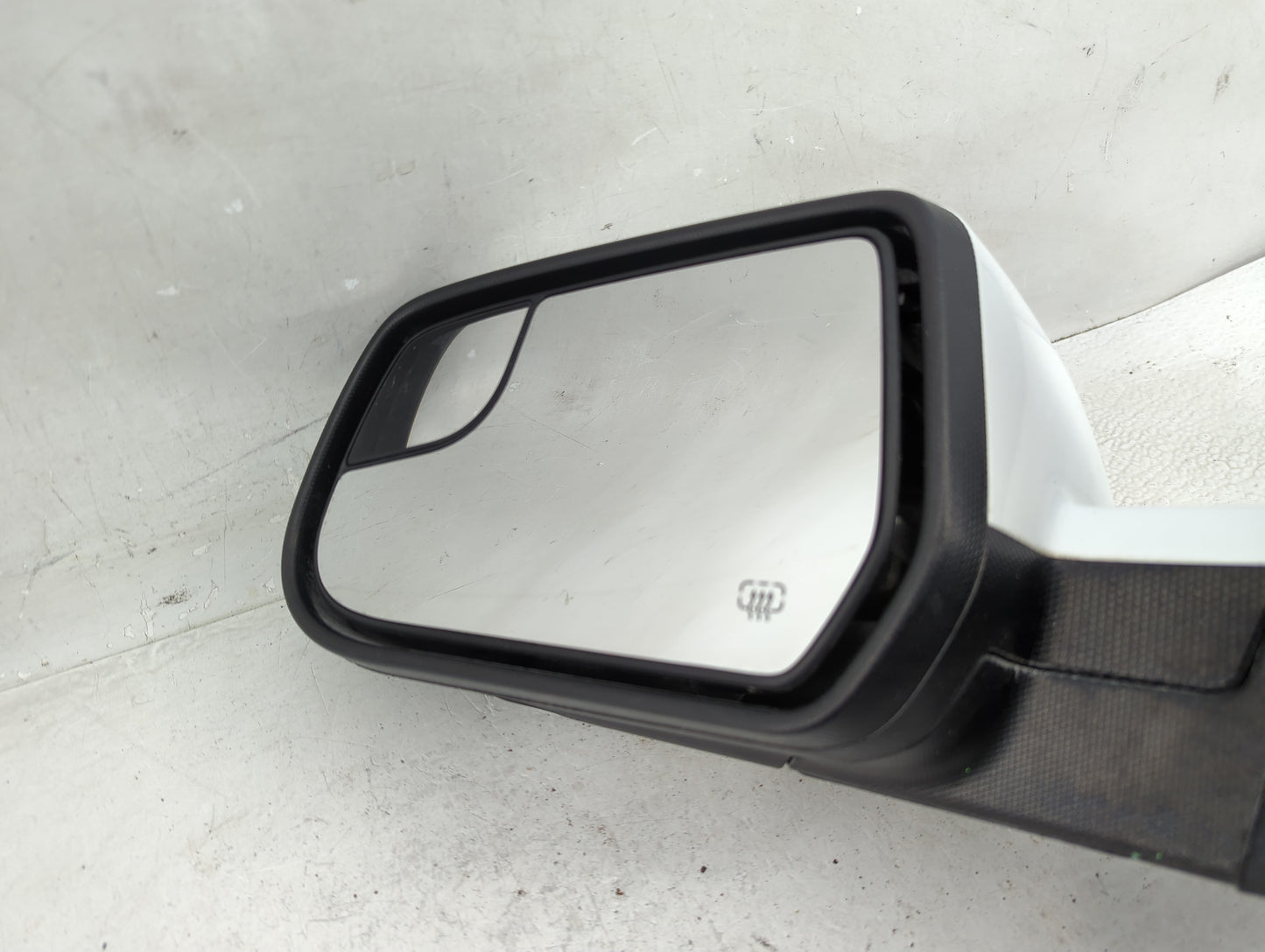 2011-2014 Chevrolet Equinox Driver Side View Mirror - Left Door Mirror OEM Used - Oemusedautoparts1.com