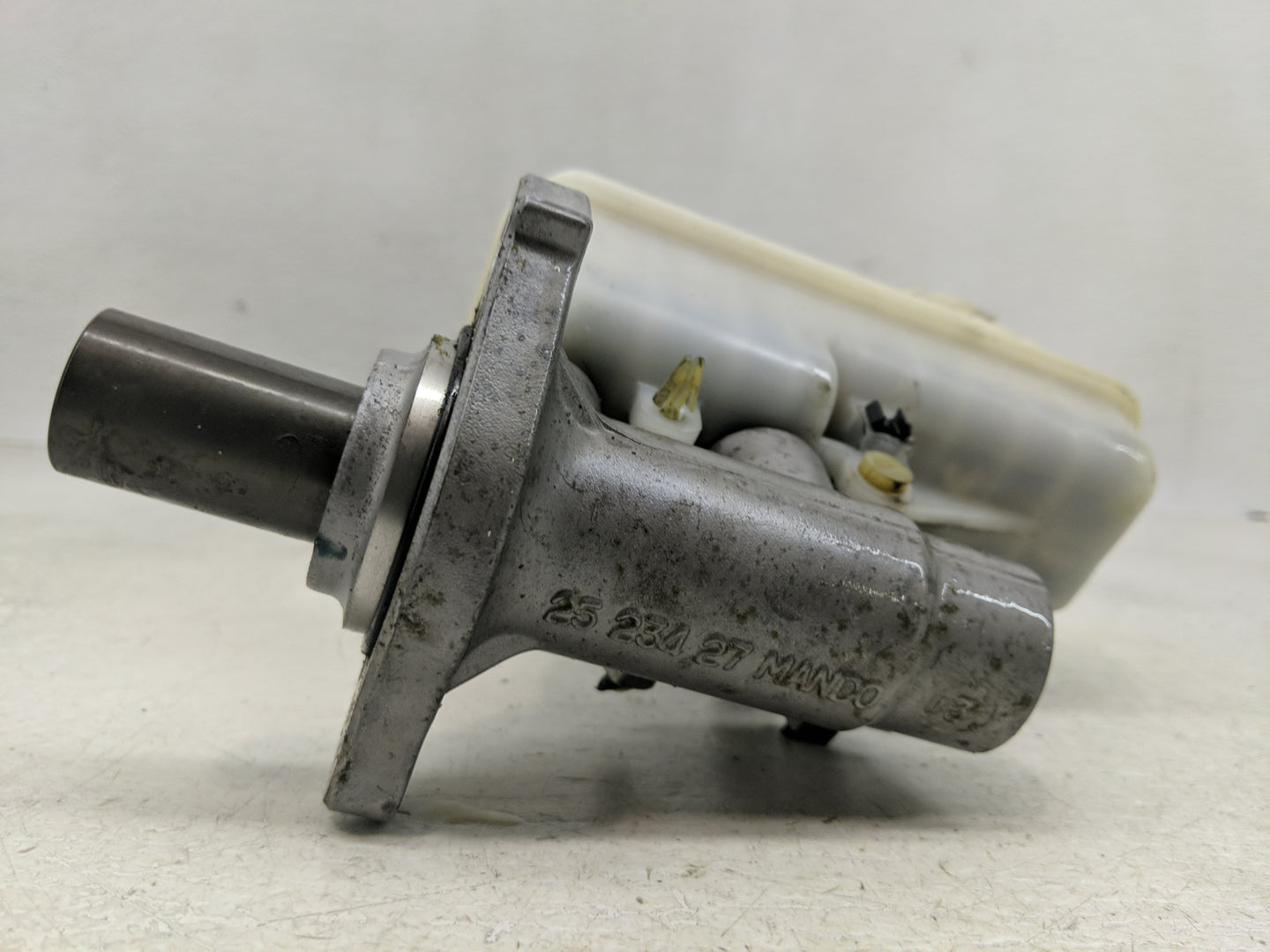 2011-2017 Chevrolet Equinox Brake Master Cylinder - Oemusedautoparts1.com