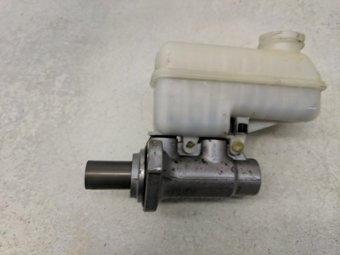 2011-2017 Chevrolet Equinox Brake Master Cylinder - Oemusedautoparts1.com