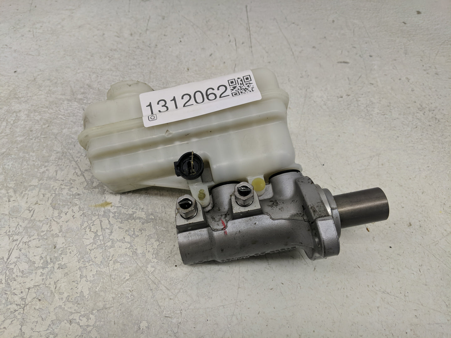 2011-2017 Chevrolet Equinox Brake Master Cylinder - Oemusedautoparts1.com