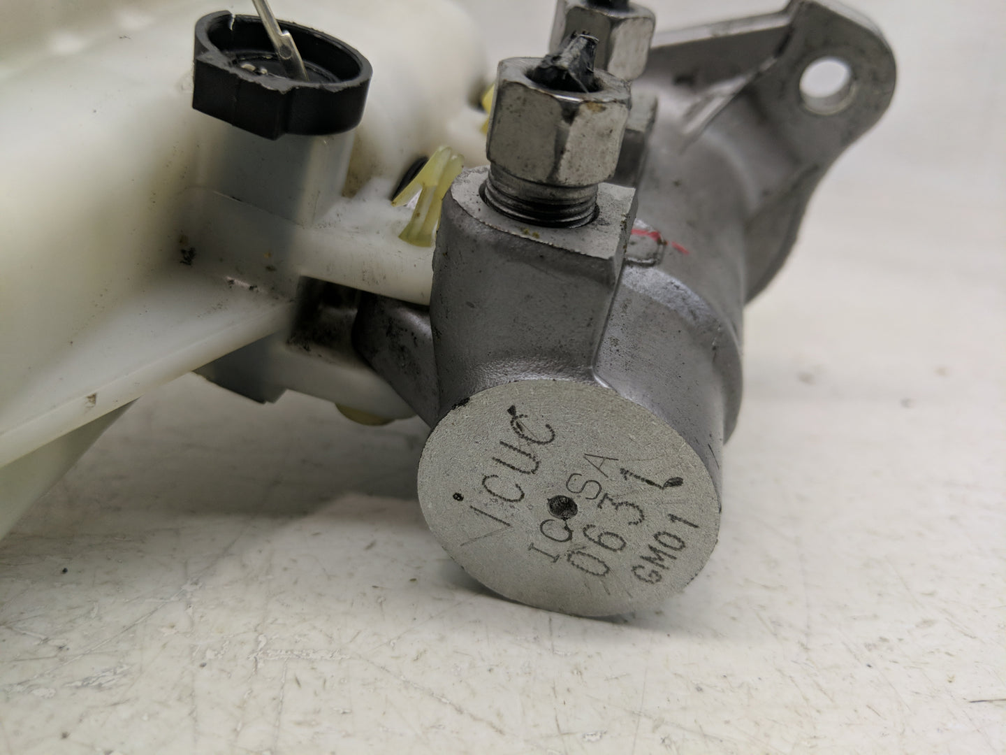 2011-2017 Chevrolet Equinox Brake Master Cylinder - Oemusedautoparts1.com