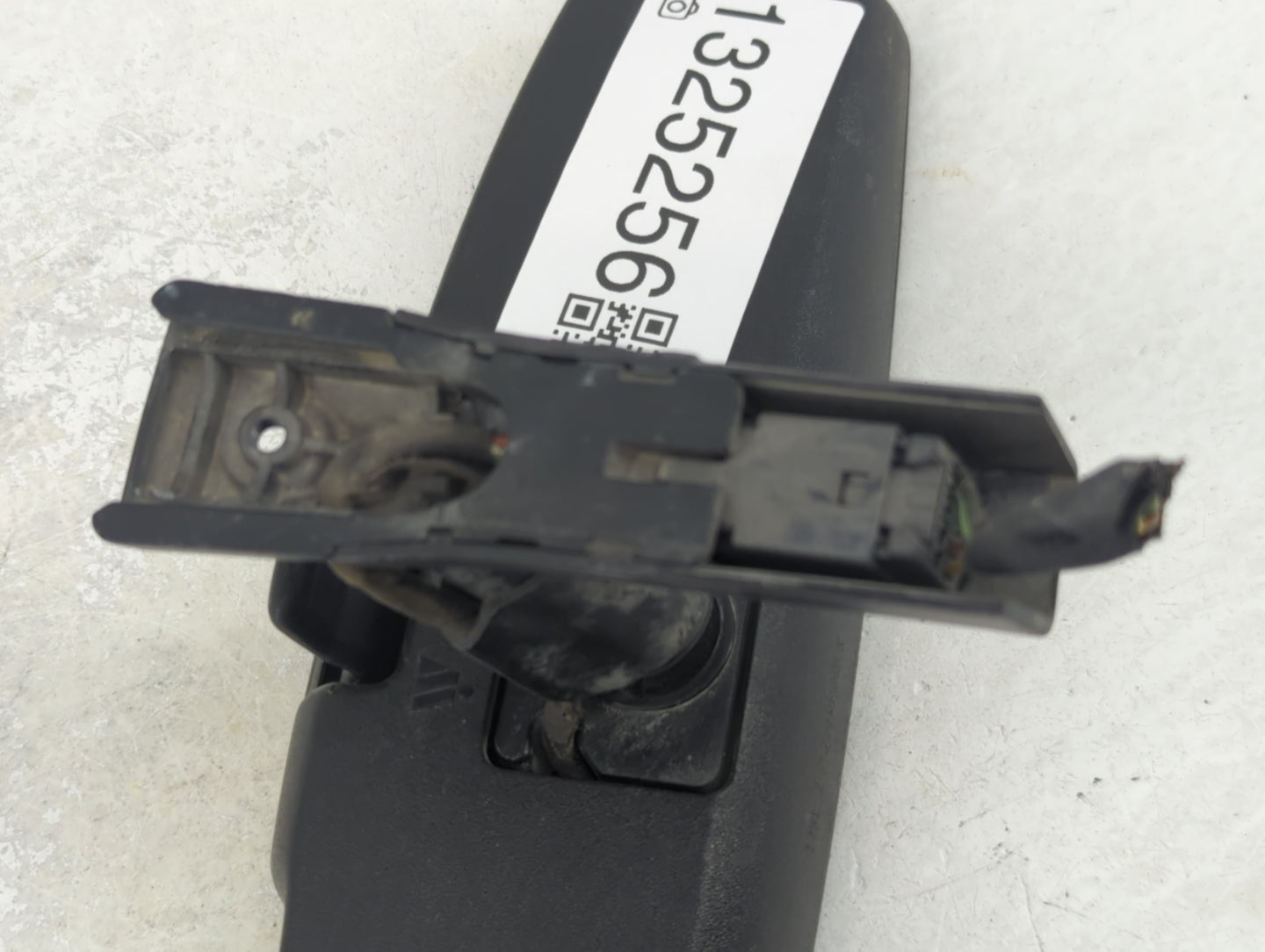 2010-2017 Chevrolet Equinox Interior Rear View Mirror Replacement OEM P/N:E11026392 Fits OEM Used Auto Parts - Oemusedautopa