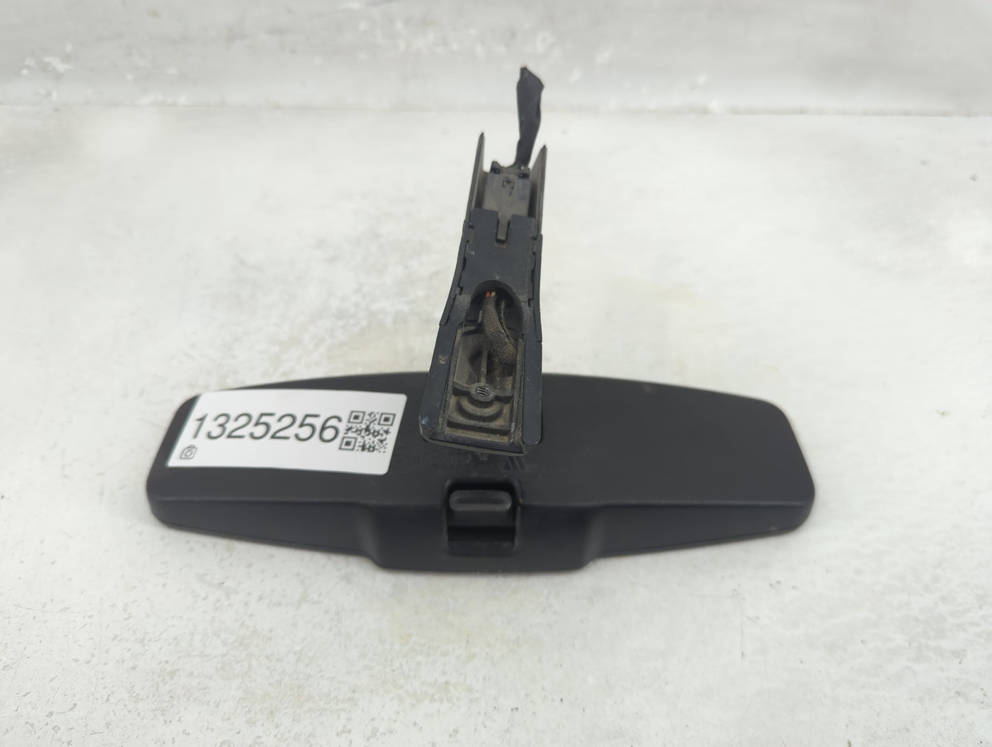 2010-2017 Chevrolet Equinox Interior Rear View Mirror Replacement OEM P/N:E11026392 Fits OEM Used Auto Parts - Oemusedautopa