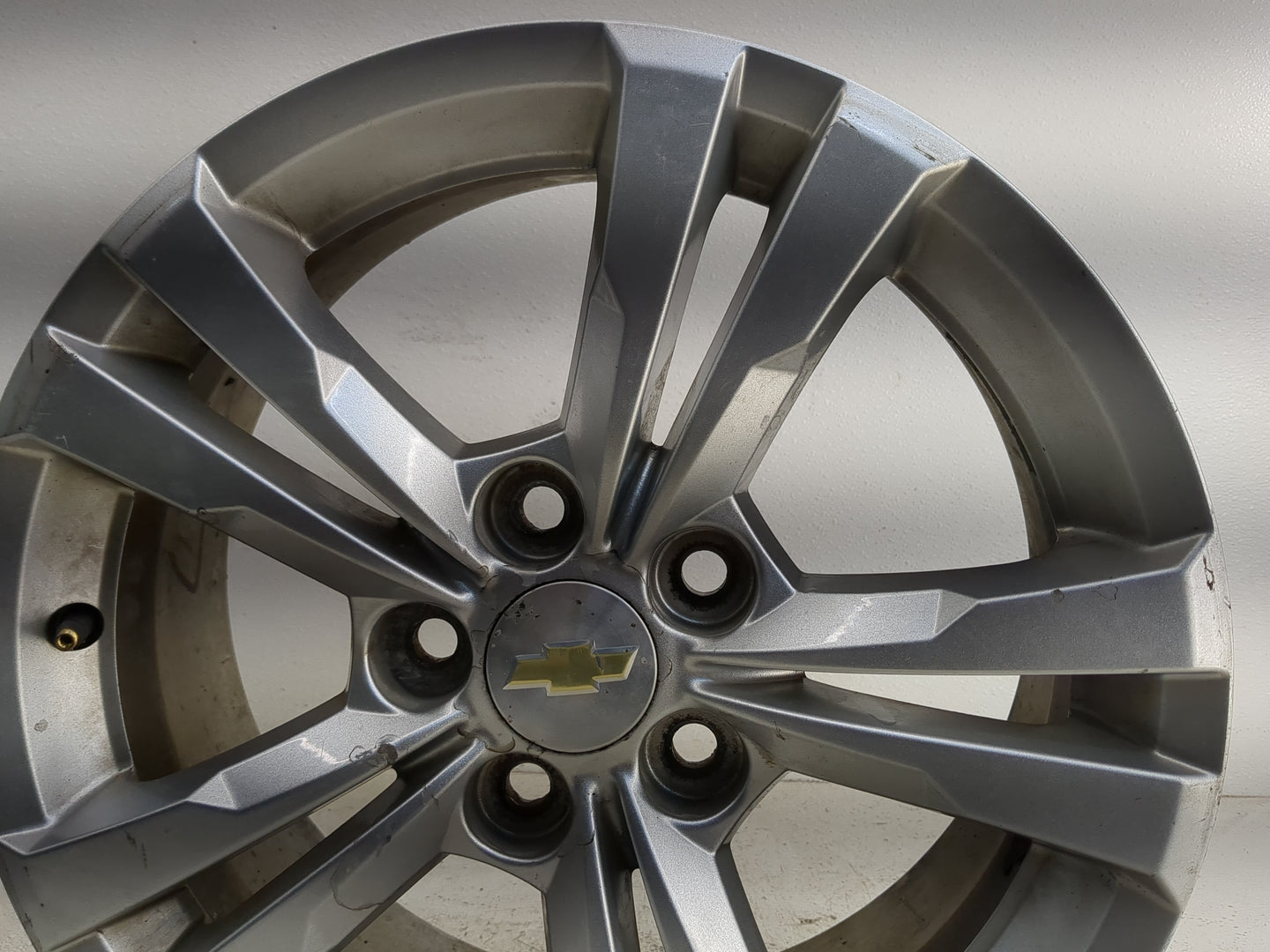 2012 Chevrolet Equinox Oem Wheel Rim 1355825 - Oemusedautoparts1.com