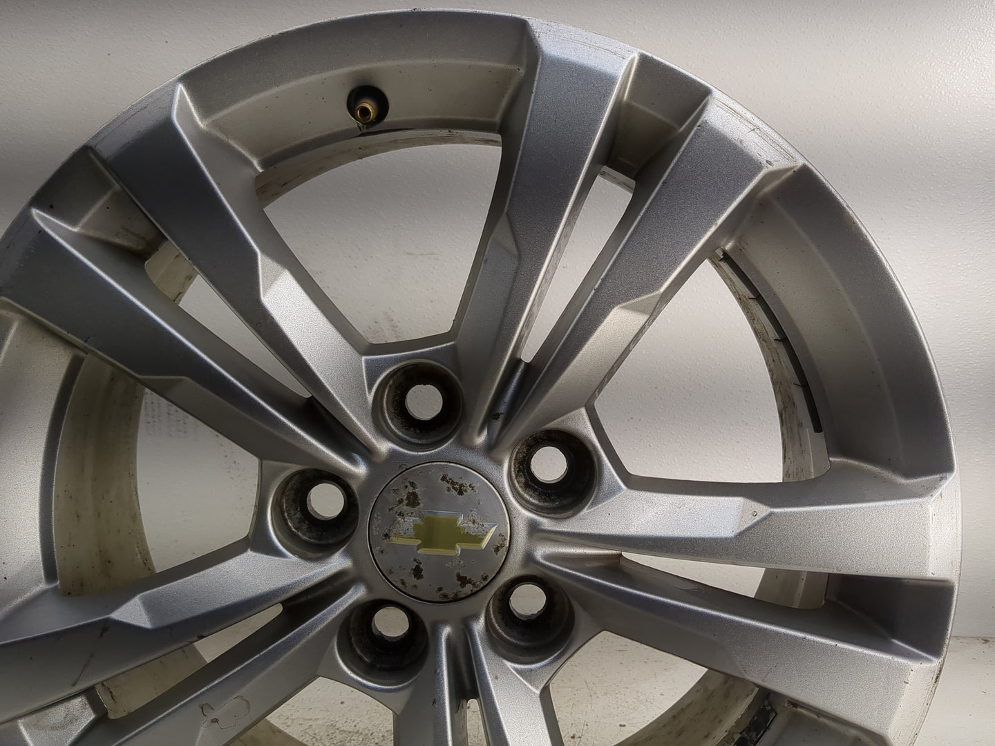 2010-2017 Chevrolet Equinox Oem Wheel Rim 1355826 - Oemusedautoparts1.com