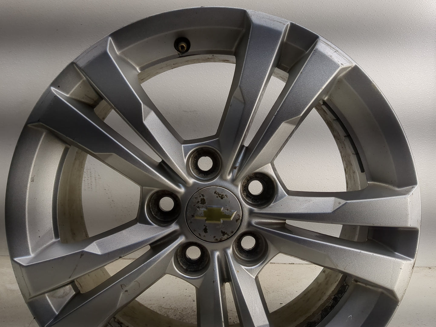2010-2017 Chevrolet Equinox Oem Wheel Rim 1355826 - Oemusedautoparts1.com