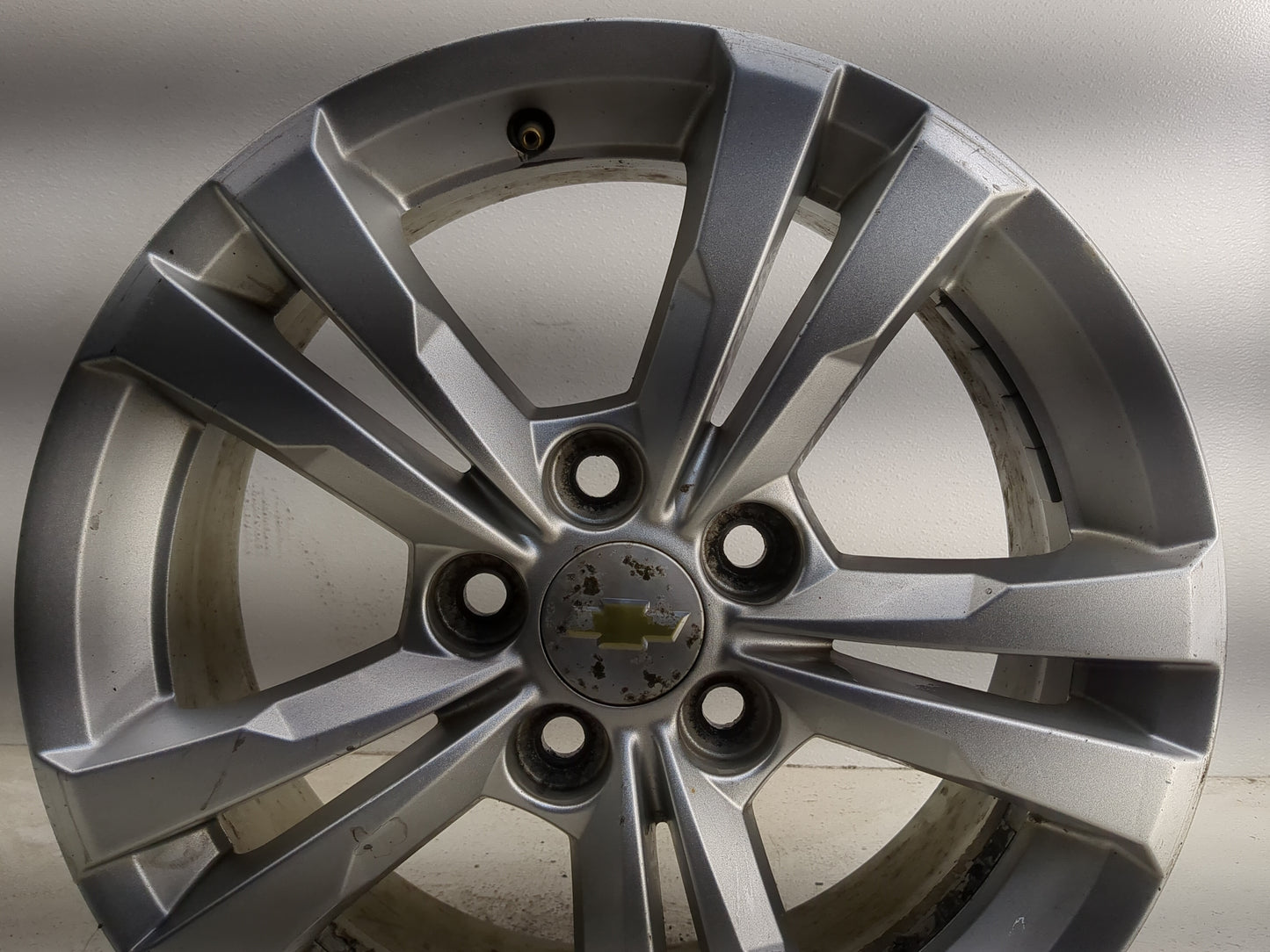 2010-2017 Chevrolet Equinox Oem Wheel Rim 1355826 - Oemusedautoparts1.com