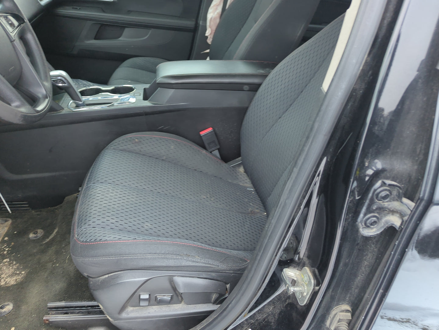 2012-2013 Chevrolet Equinox Driver Front Seat Oem 1356944 - Oemusedautoparts1.com