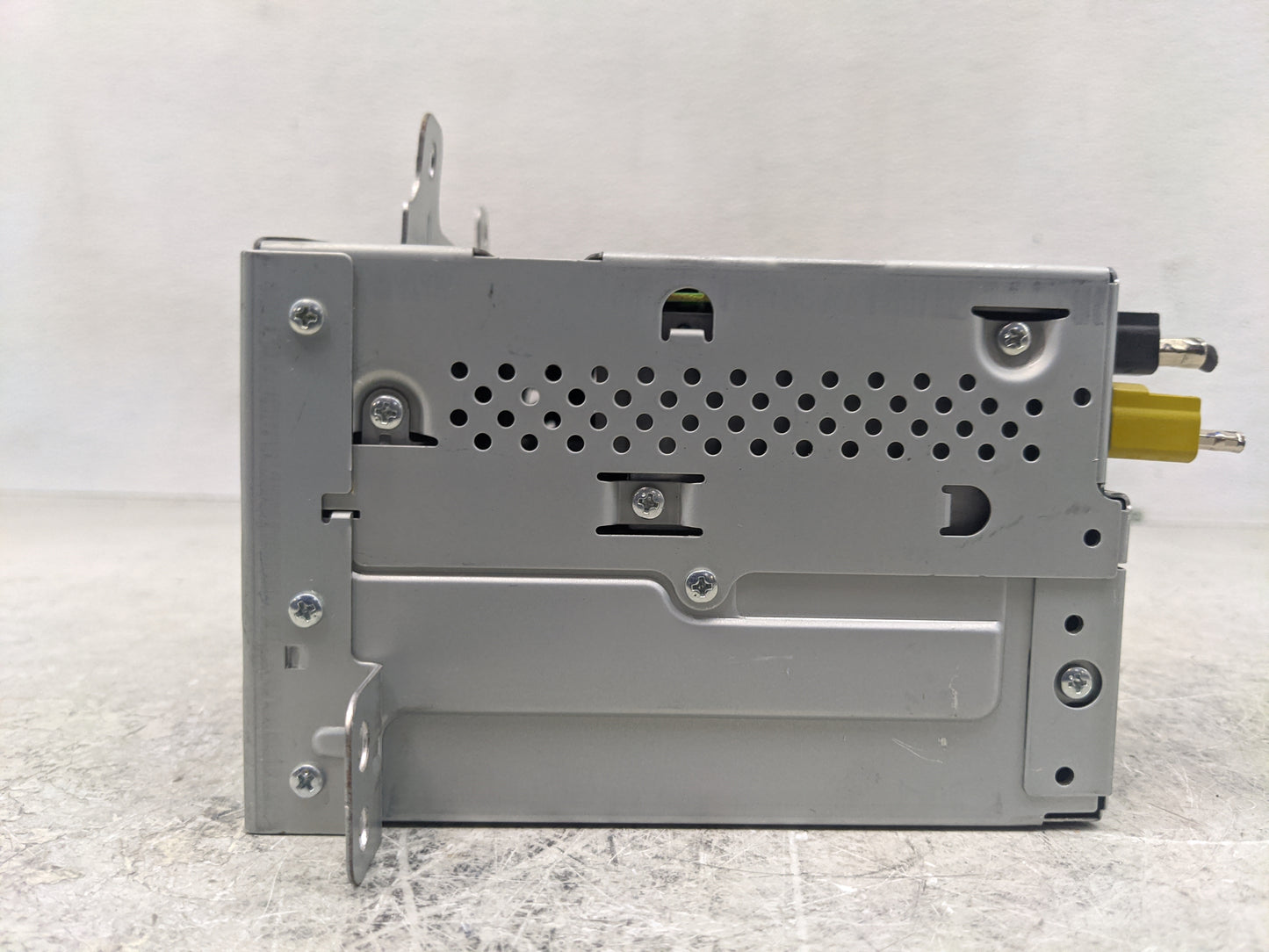 2012 Chevrolet Equinox Radio AM FM Cd Player Receiver Replacement P/N:22869279 Fits OEM Used Auto Parts - Oemusedautoparts1.